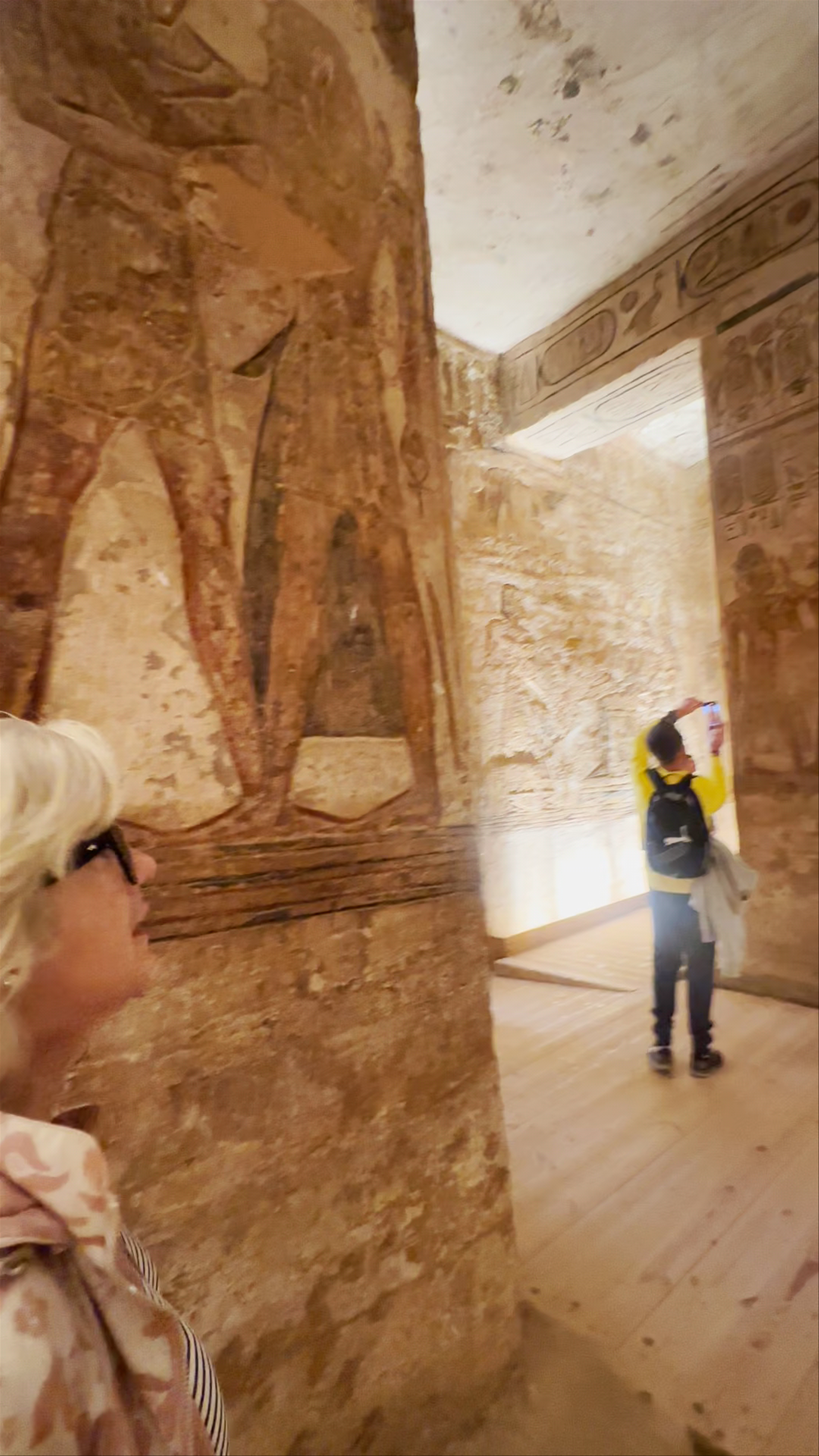 Temple Ramses II، شارع