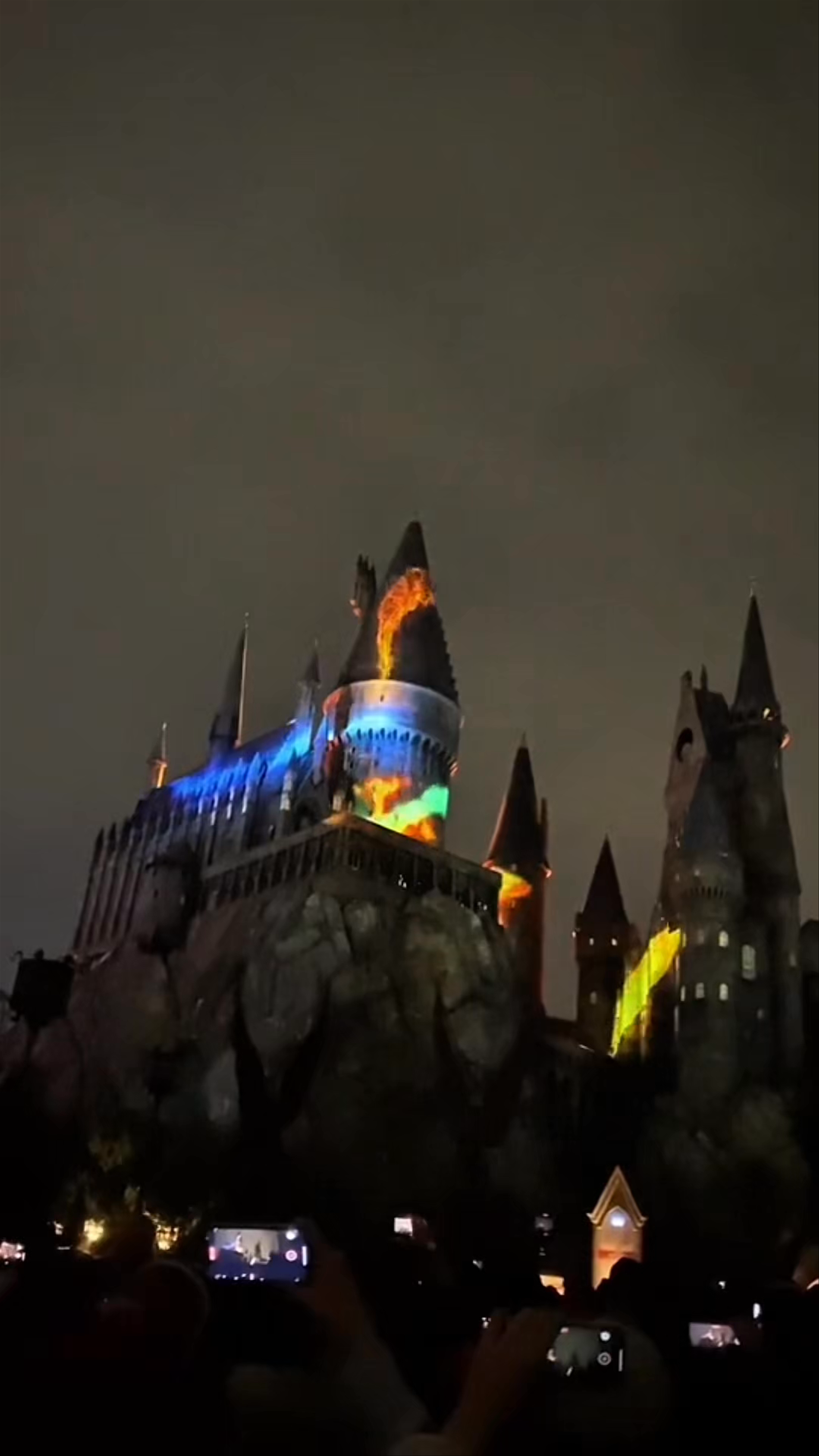 Enchanting Night Show at Hogwarts Castle, Universal Orlando