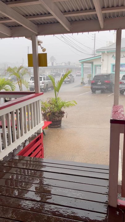 Bubba Burgers - Fierce rainstorm - Burgers Near Me - Kapaa, Hawaii