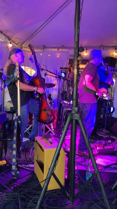 Kraby J's - Music - Burgers Near Me - Antioch, Illinois