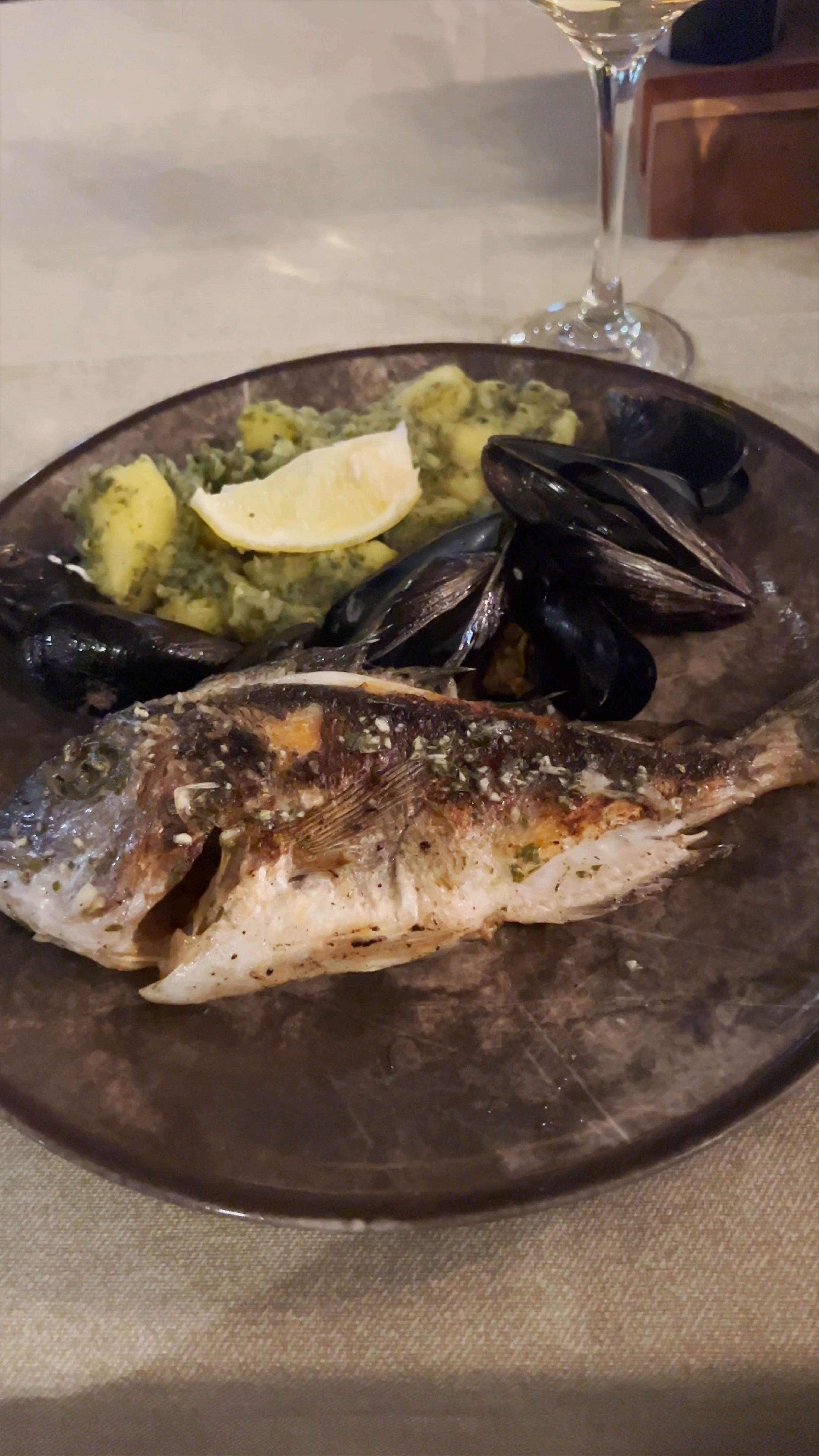 Regina Del Gusto: Authentic Seafood Dining Experience in Kotor