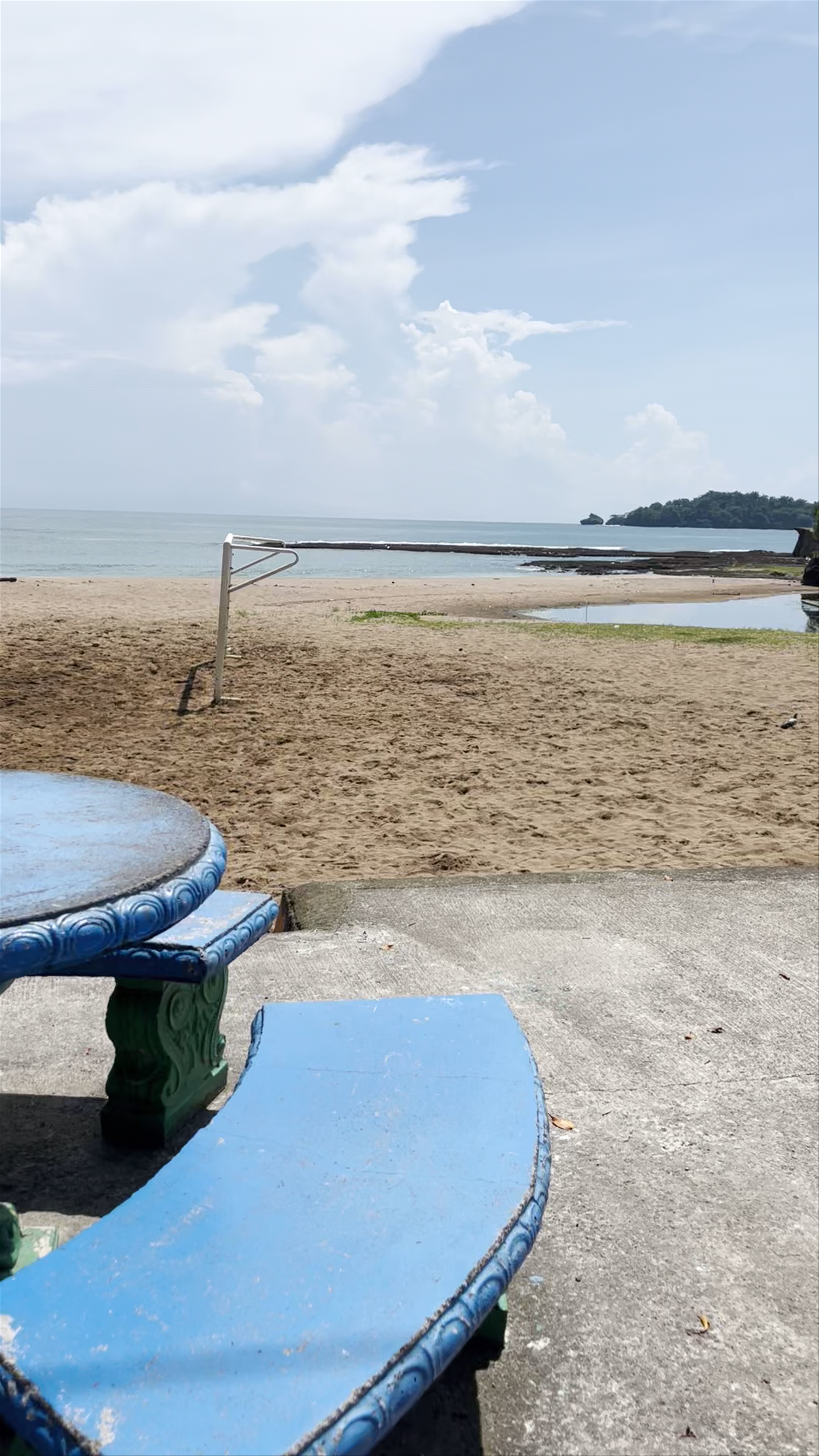 Sun-Kissed Serenity at Playa Los Baños, Limón, Costa Rica