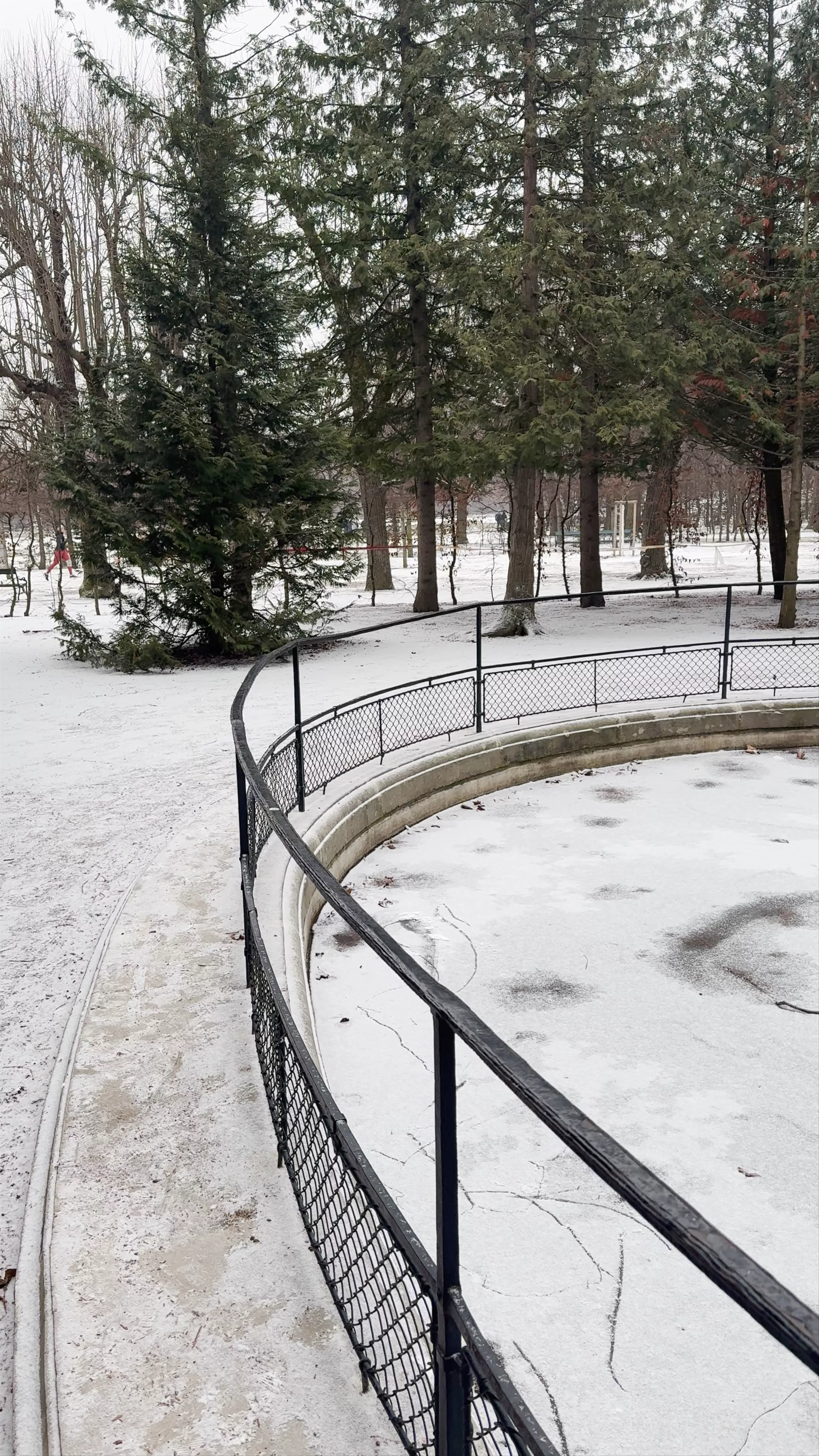 Fischbassin, Schlosspark