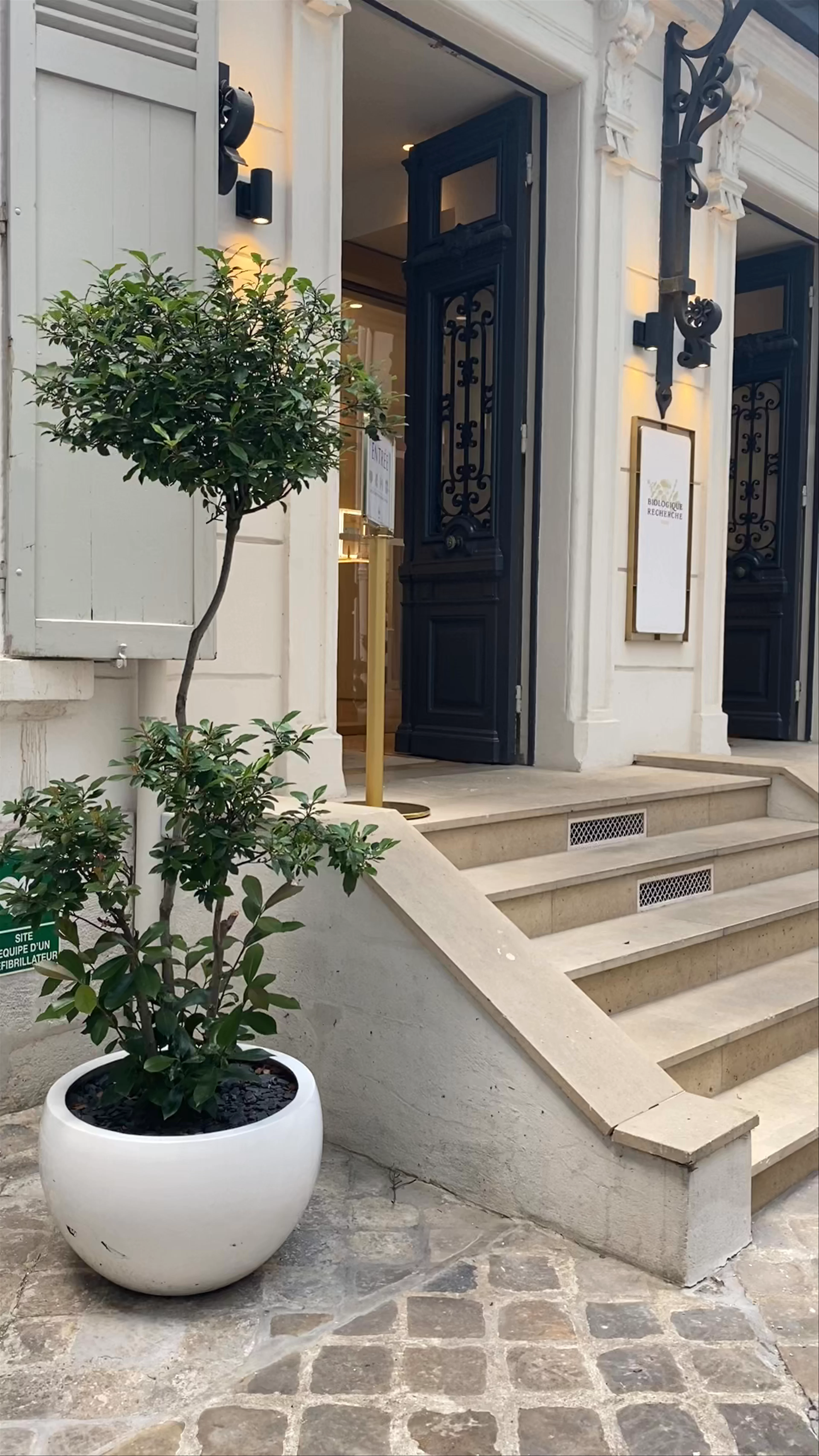 Ambassade Biologique Recherche Paris
