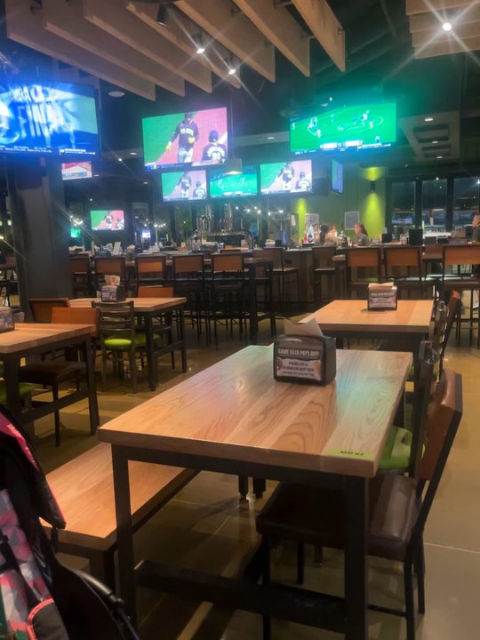 Chicken N Pickle- Grapevine - New American Near Me - Grapevine, Texas