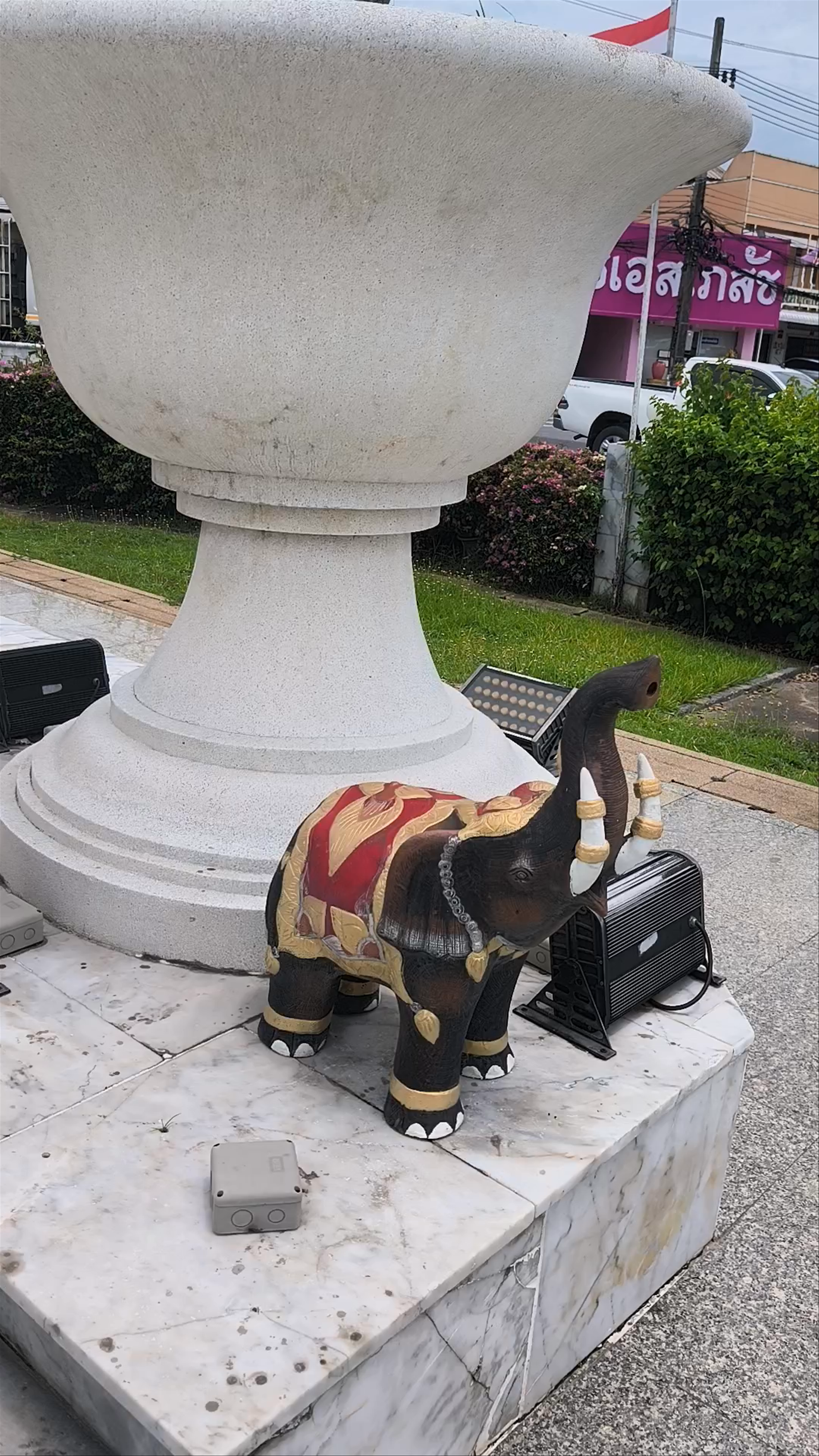 Thao Thep Krasattri and Thao Si Sunthon Monument: Celebrating Phuket’s Heritage