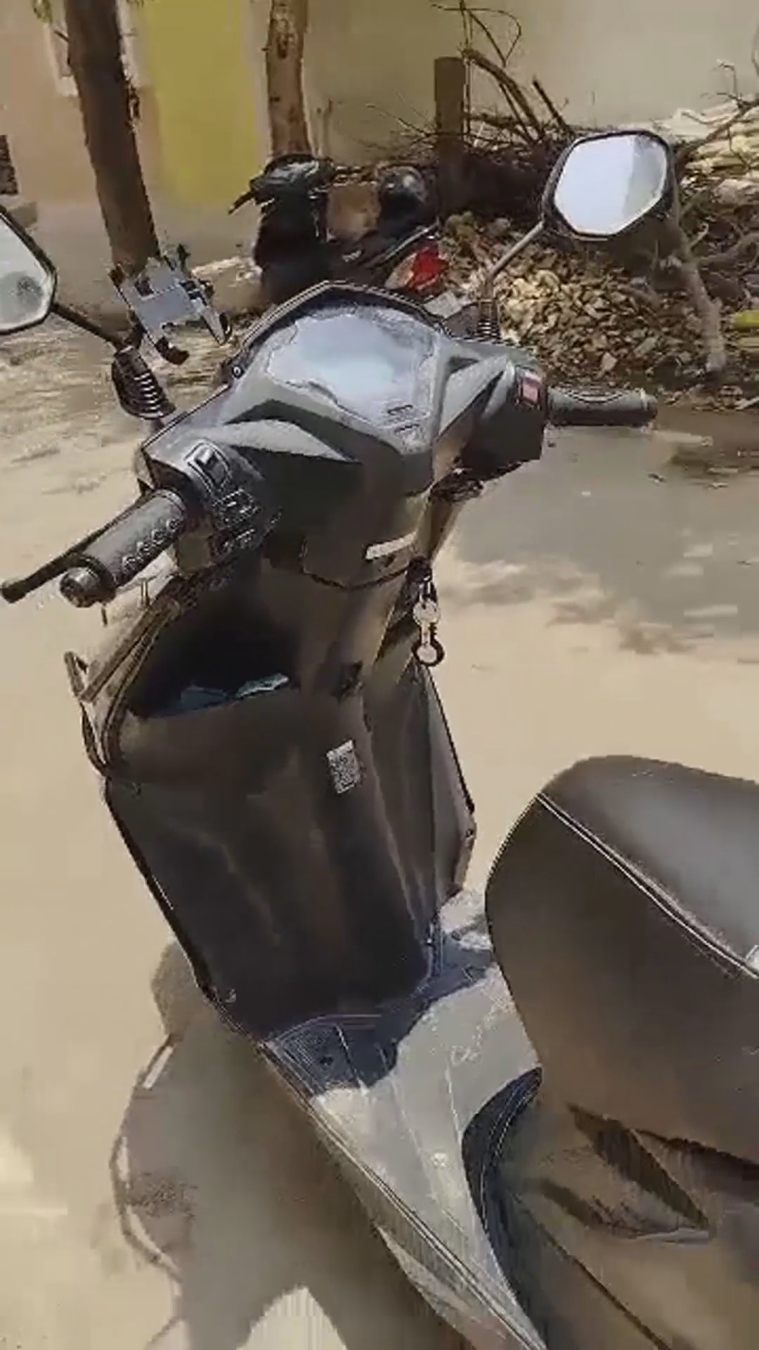 Walk-around video thumbnail