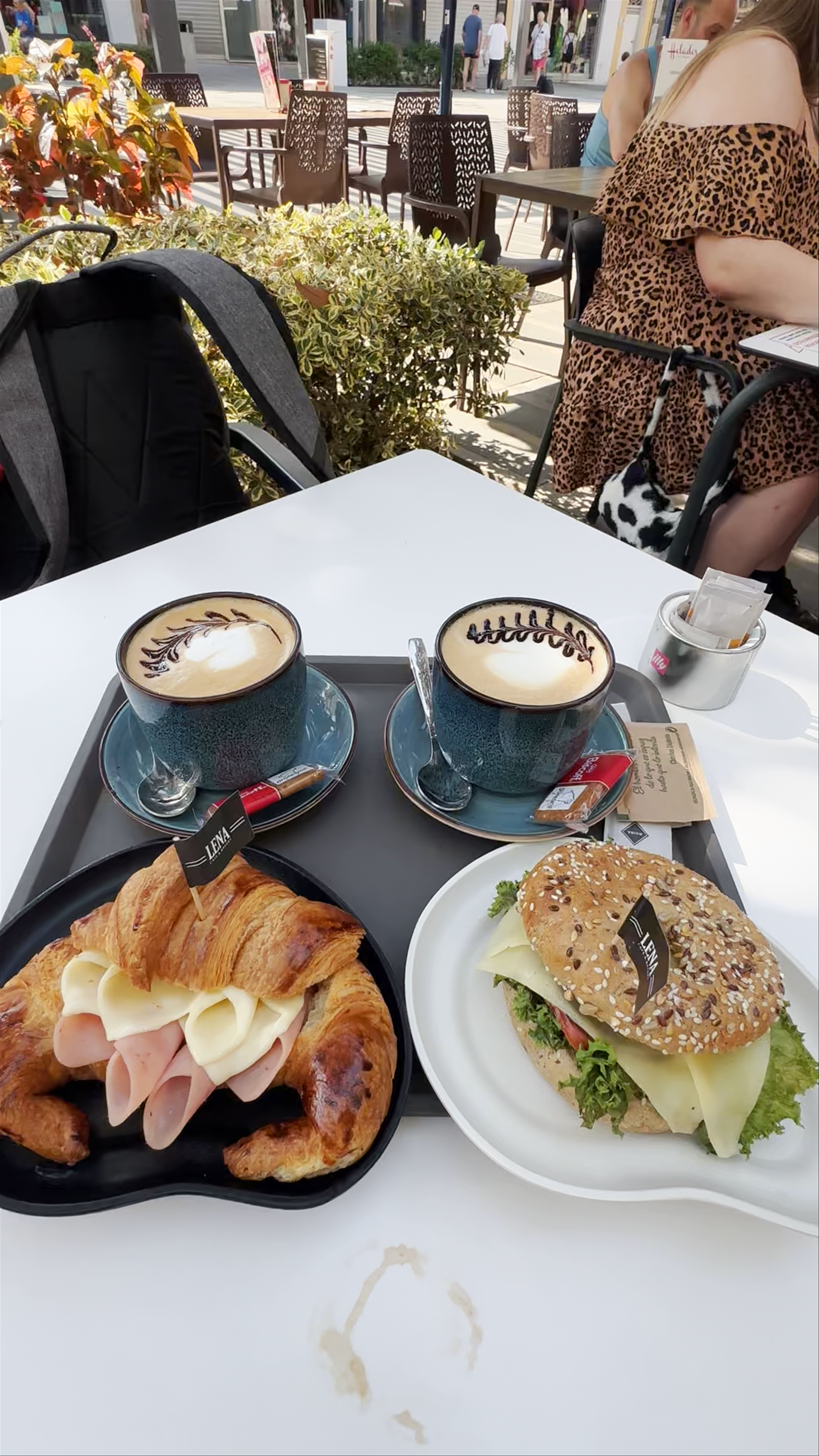 LENA - Cafe & Bakery