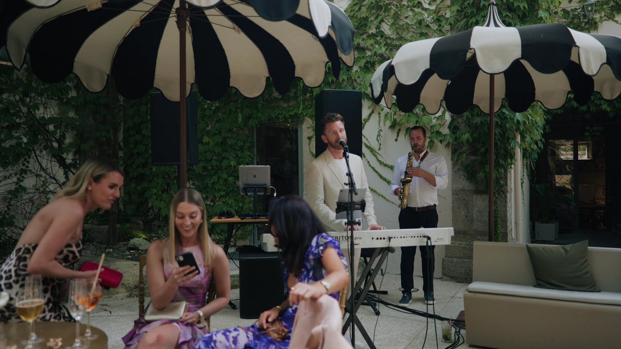 Jack Sings - I Wanna Dance with Somebody - video