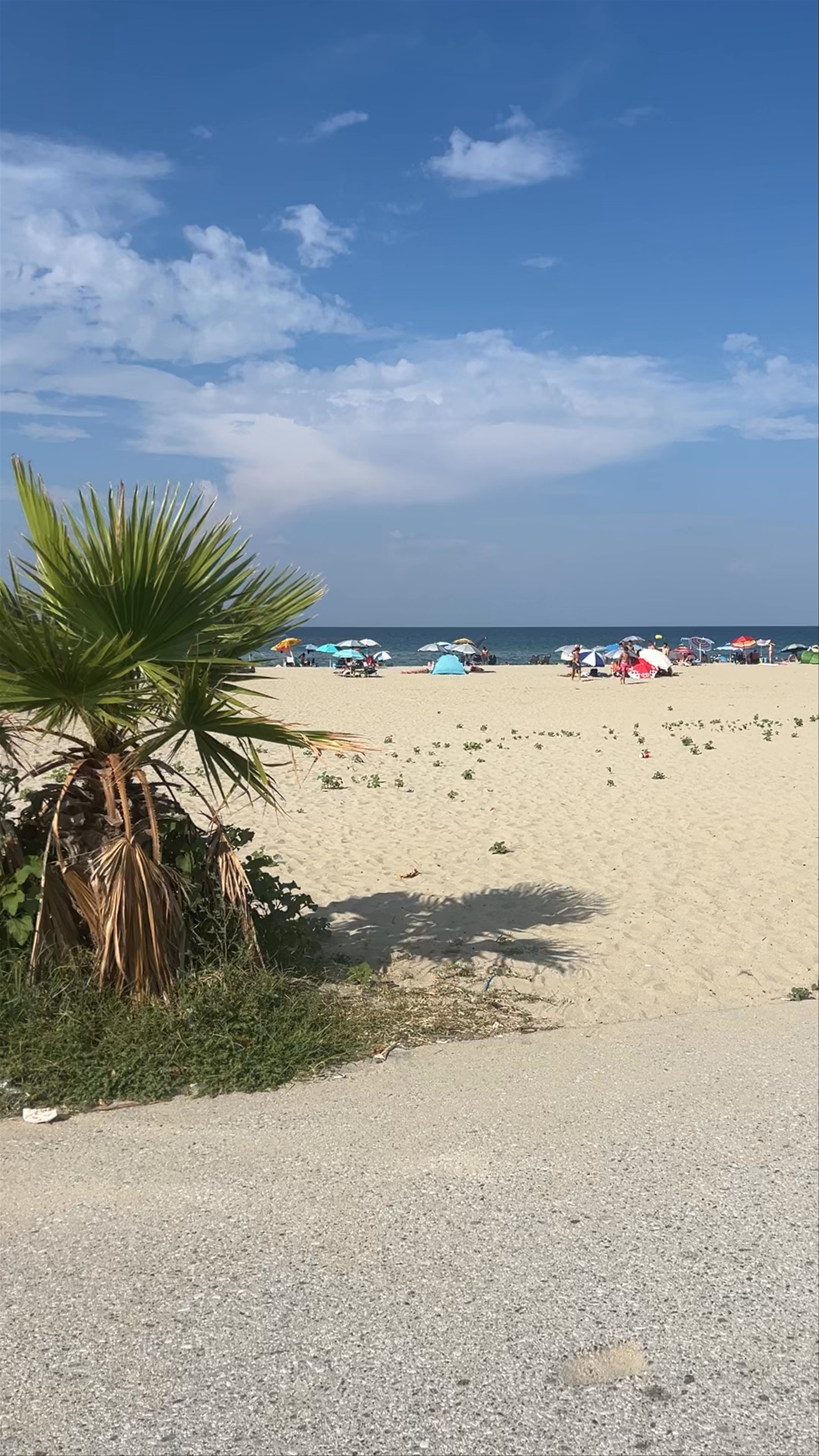Nei Pori Beach: Sun-Kissed Shores in East Olympos, Greece