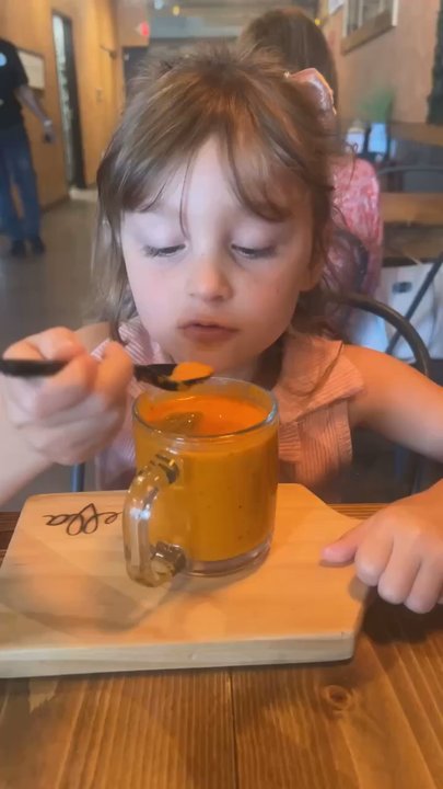 Ella Cafe - Pumpkin pie LOVED her tomato soup & grilled cheese - Cafes Near Me - Coral Springs, Florida