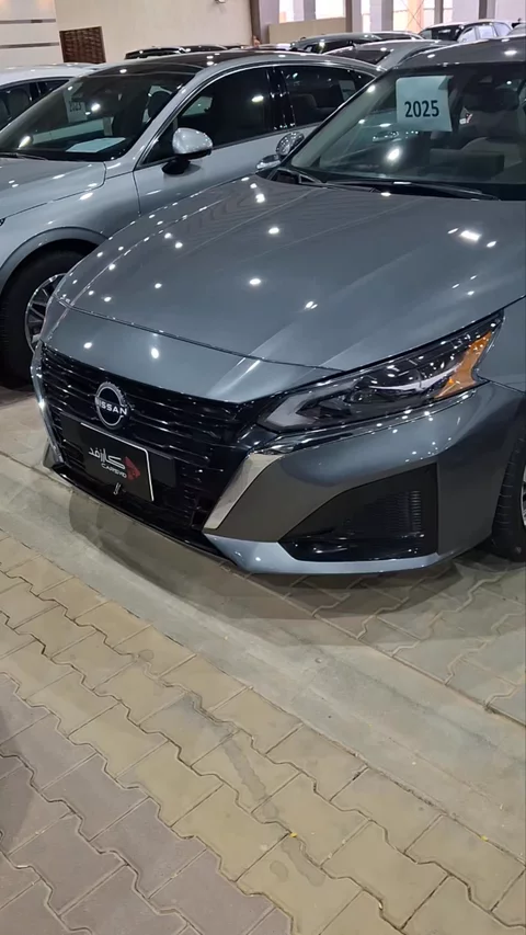 Nissan Altima SV 2025