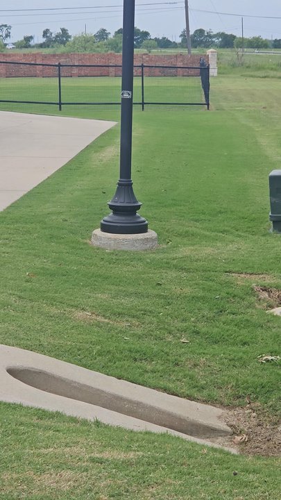 Evergreen Lawn & Landscape - Evergreen Lawn & Landscape came through again. The 3 man crew are exceptional. They trimmed my trees, hedges, and weeded the flower beds. - Lawn Services Near Me - Argyle, Texas