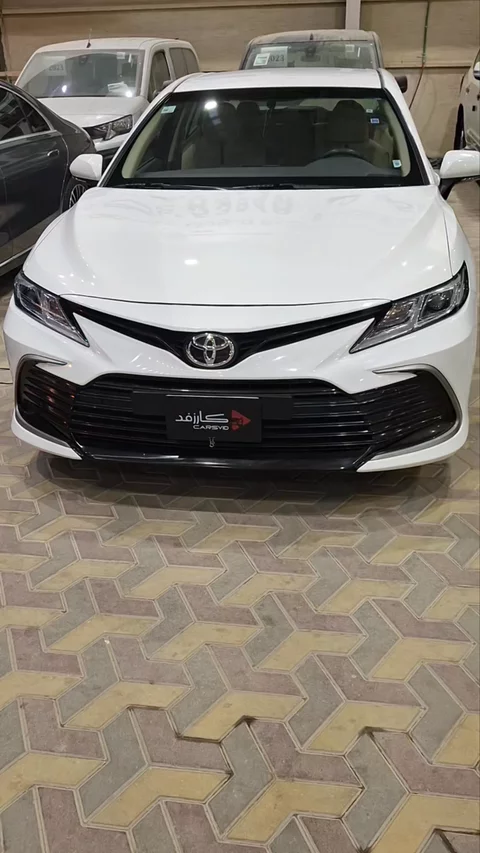 تويوتا كامري LE 2023