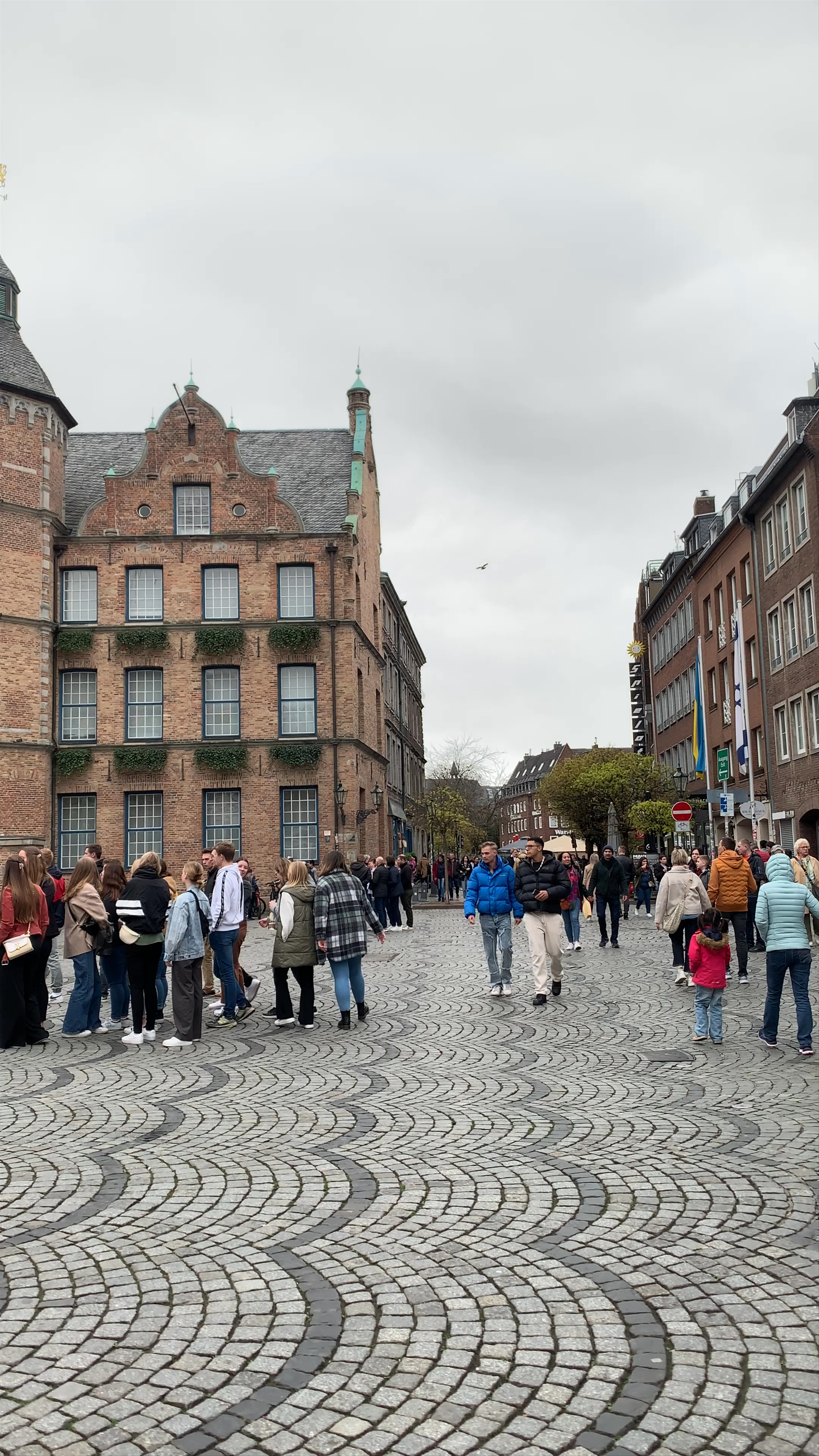 Rathaus and Marktplatz: Historic Heartbeat of Düsseldorf