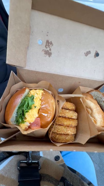 Eggslut - Turkey sausage egg and cheese, hash browns, egg with arugula and smoked salmon - Burgers Near Me - Notting Hill, XGL