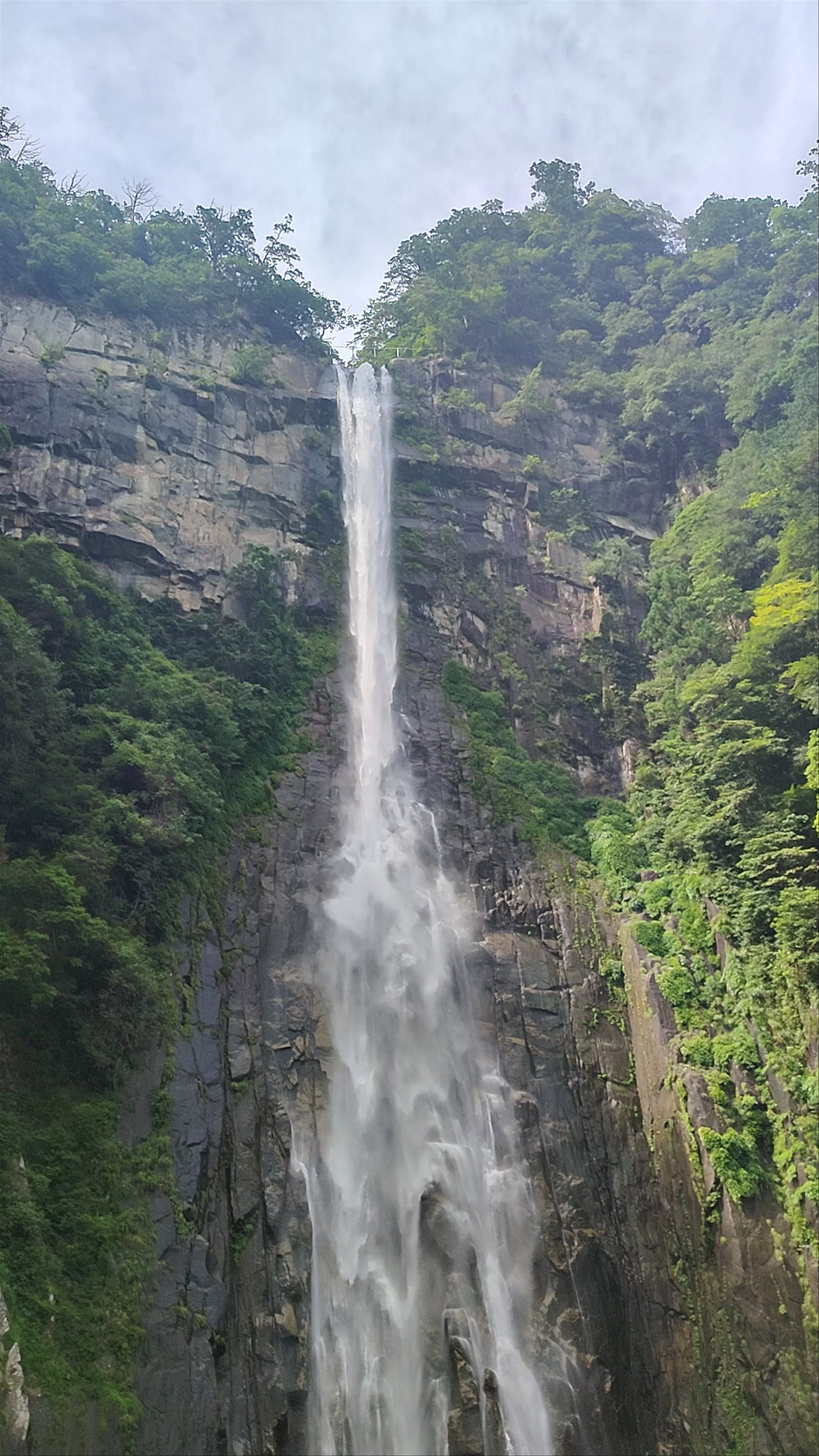 Cascada Nachi