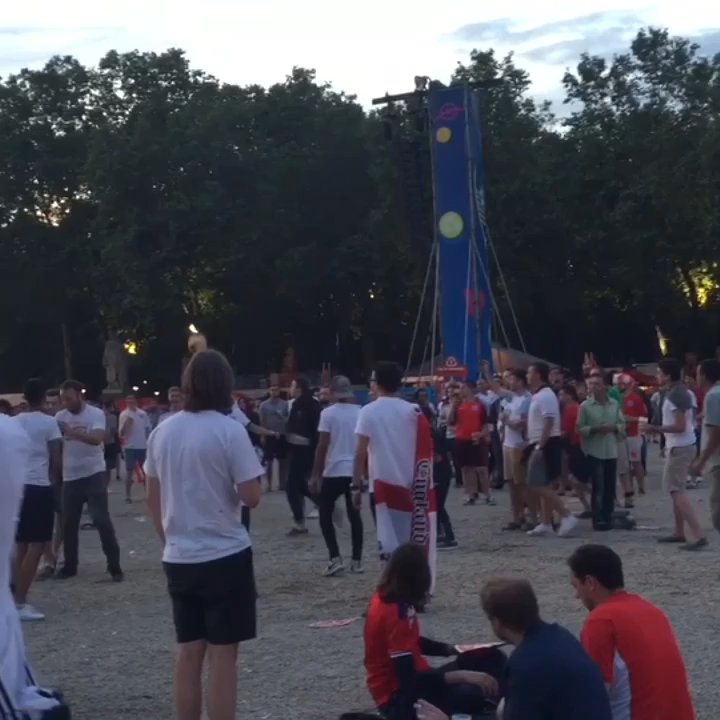 Esplanade des Quinconces - These fans are wild and fun!! - Landmarks & Historical Buildings Near Me - Bordeaux, 33