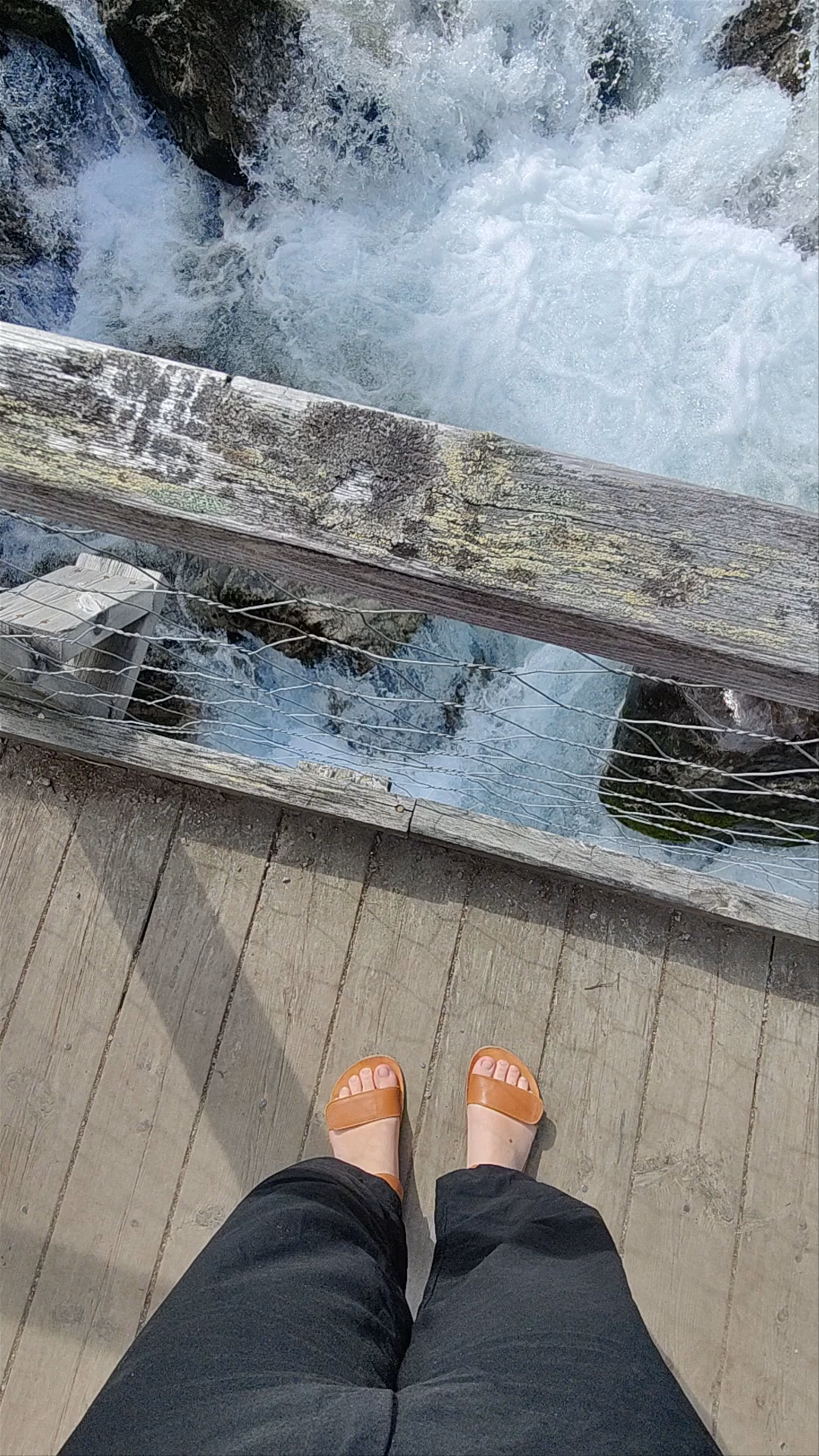 Vardahaugselvi Waterfall