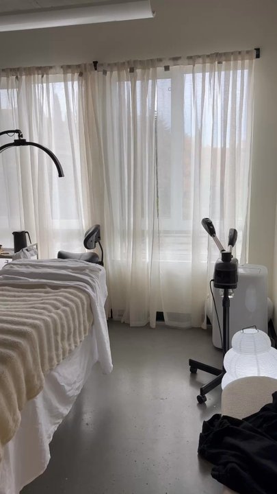 Glow With Myung - Super hydrating facial, shoulders and head massage! Gave helpful skin care tips, she is a knowledgable esthetician. - Estheticians Near Me - Seattle, Washington
