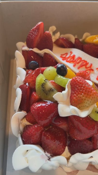 Long Phung Bakery - Bakeries Near Me - Westminster, California