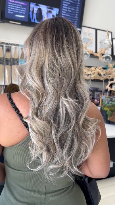 Salon 360 - Tran is the best she always gets my hair done how I like it and she will definitely take care of u - Hair Stylists Near Me - Carson, California