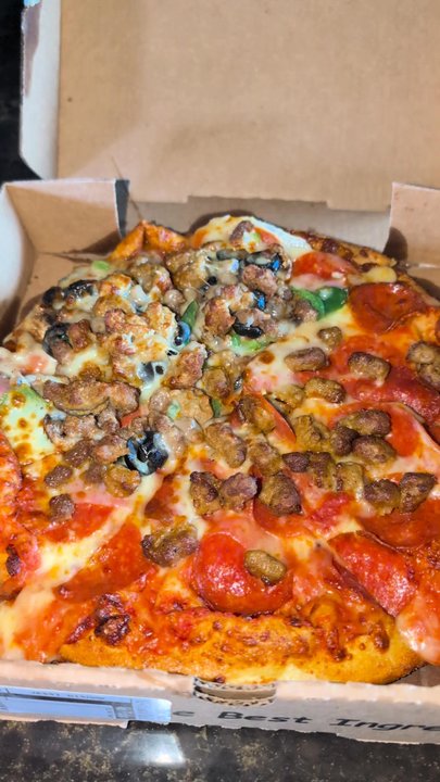 Bertalotto's Pizza - Ultimate and half everyone fav - Pizza Near Me - Sealy, Texas