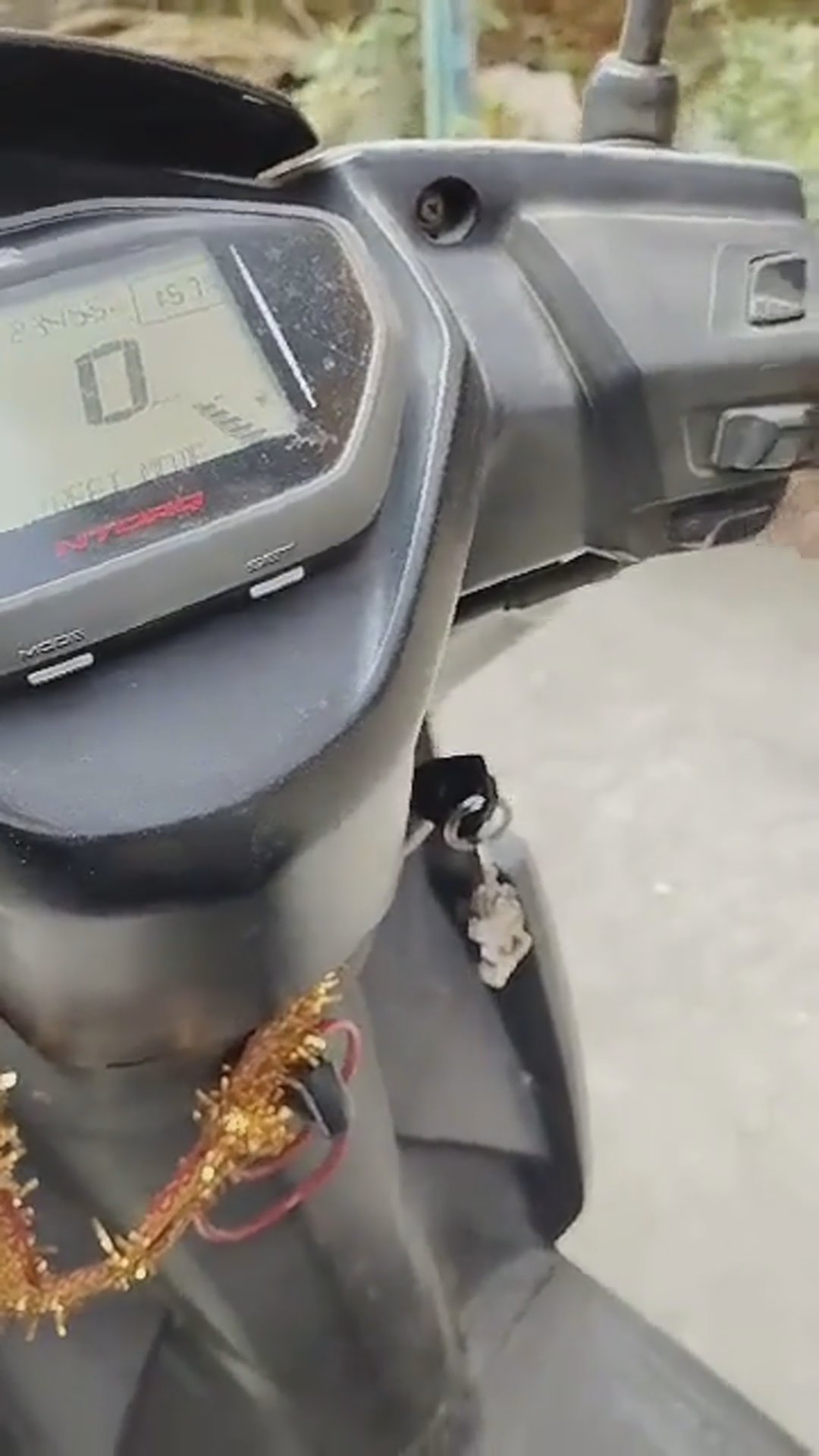 Walk-around video thumbnail