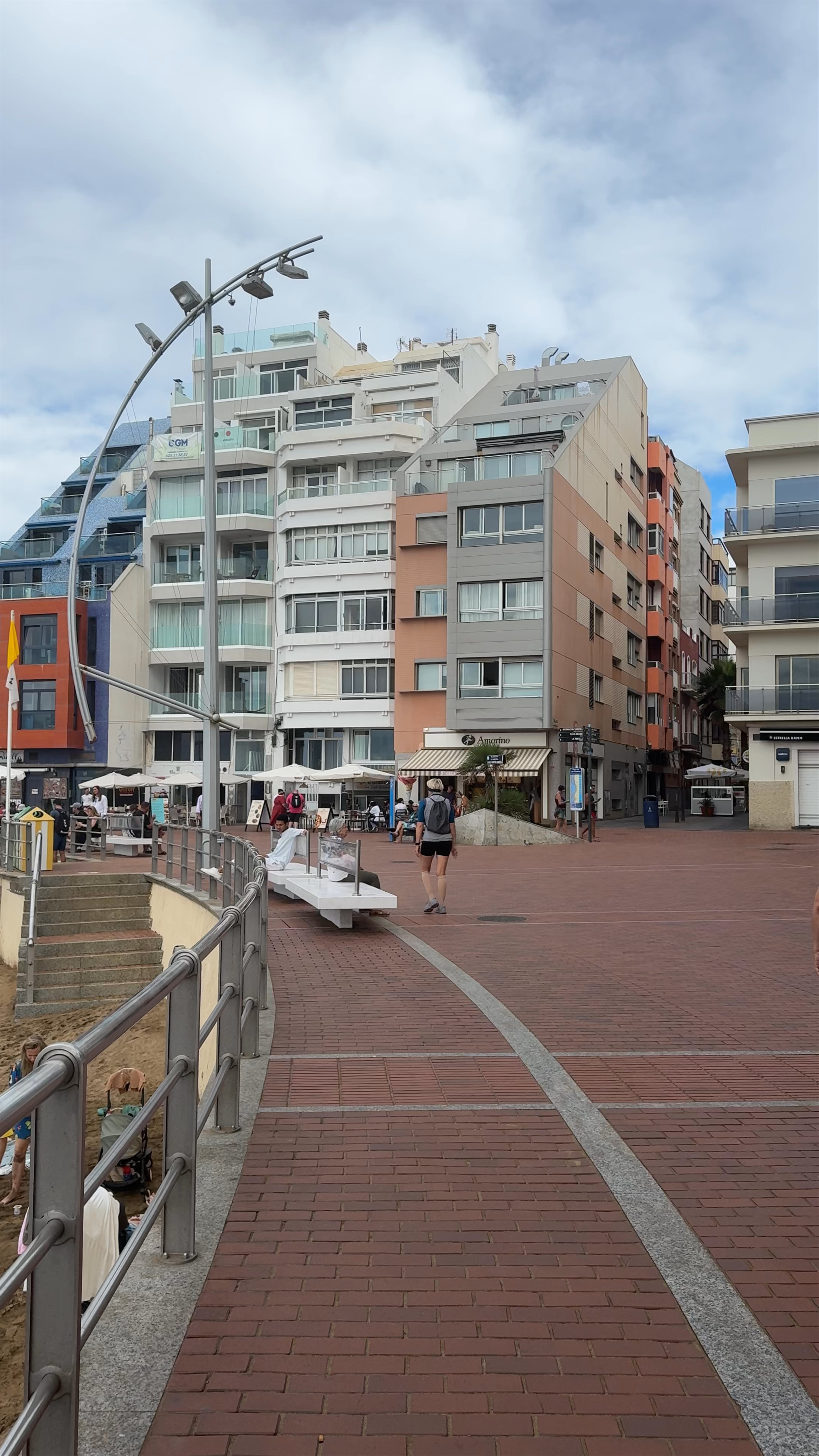 Las Canteras Beach: Vibrant Coastal Life in Las Palmas, Spain