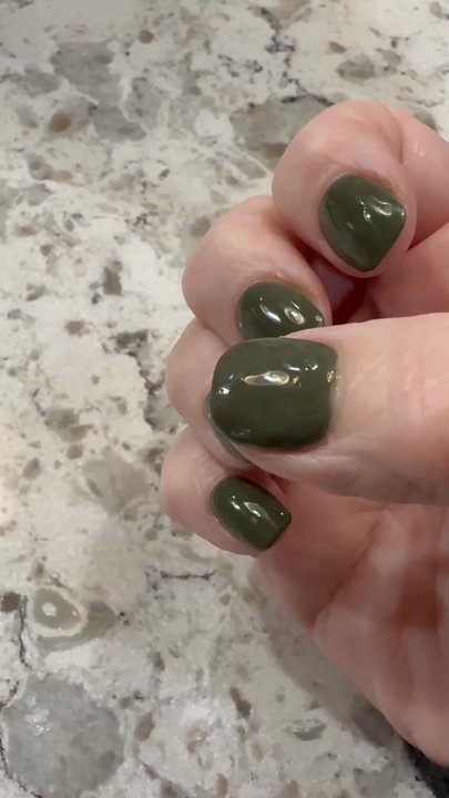 Amazon Nails Bar - Lumpy, scuffed and uneven. Look at the ring finger from the back! So crooked. - Nail Salons Near Me - Graham, Washington