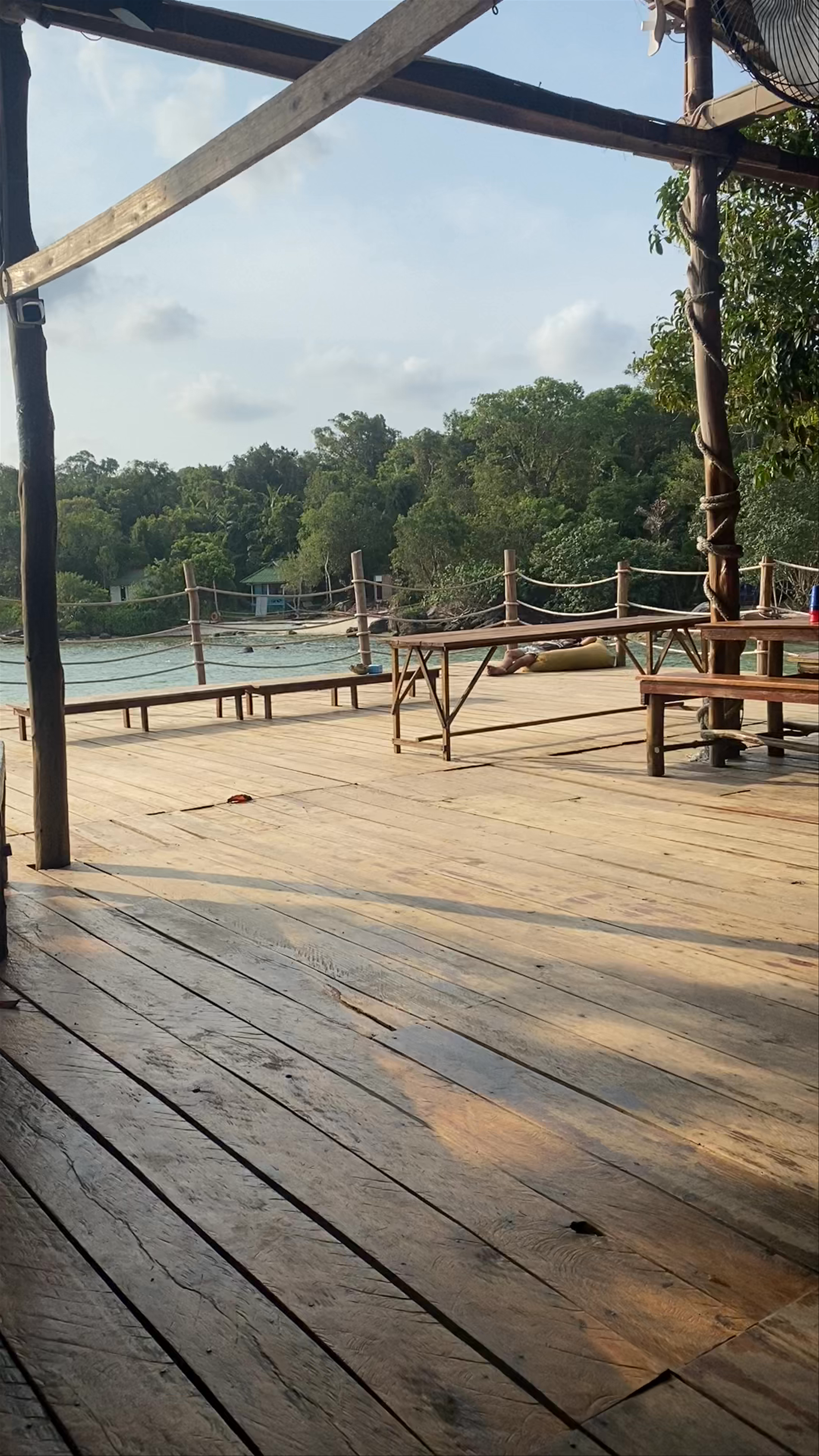 Mad Monkey Backpackers Resort Koh Rong Samloem