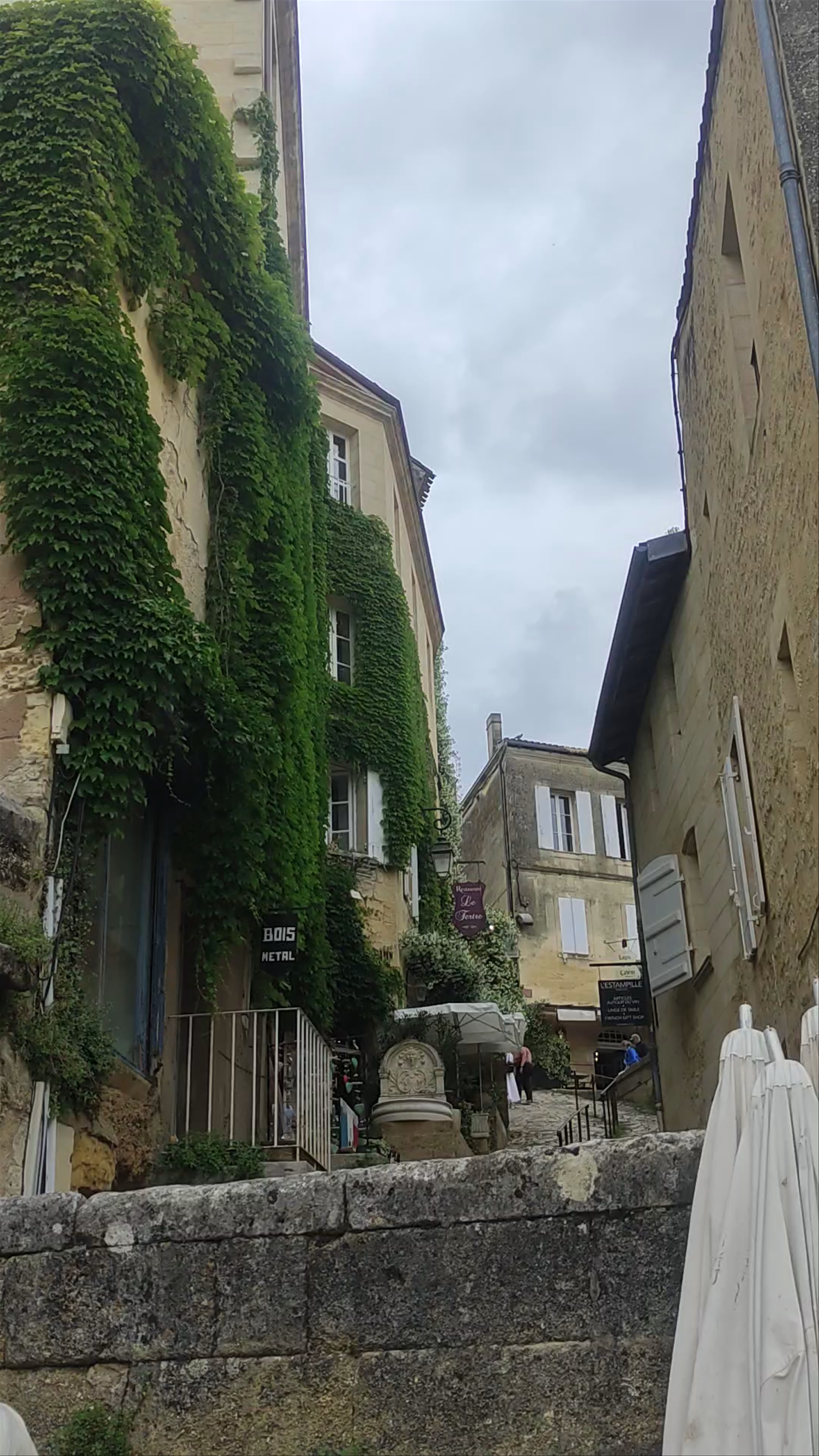 Iglesia monolítica de Saint-Émilion: A Timeless Stone Sanctuary in Nouvelle-Aquitaine