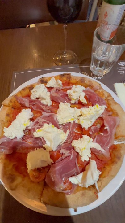 Pizza In Trevi - Italian Near Me - Rome, RM