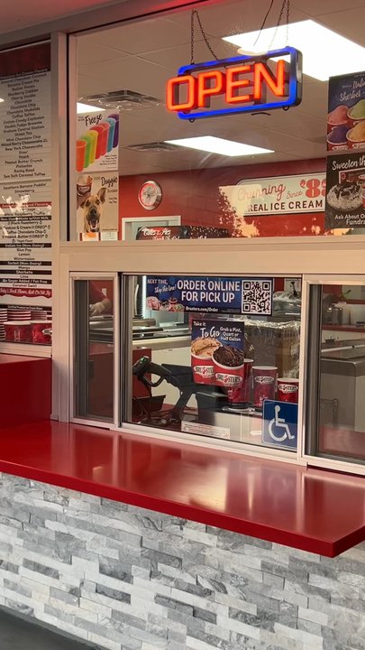 Bruster's Real Ice Cream - The counter! - Desserts Near Me - Fullerton, California