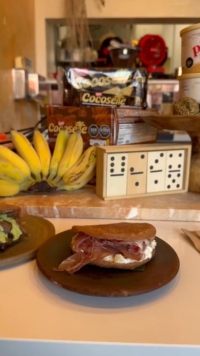 Chainsaw - The vibes & the food - Venezuelan Near Me - Los Angeles, California
