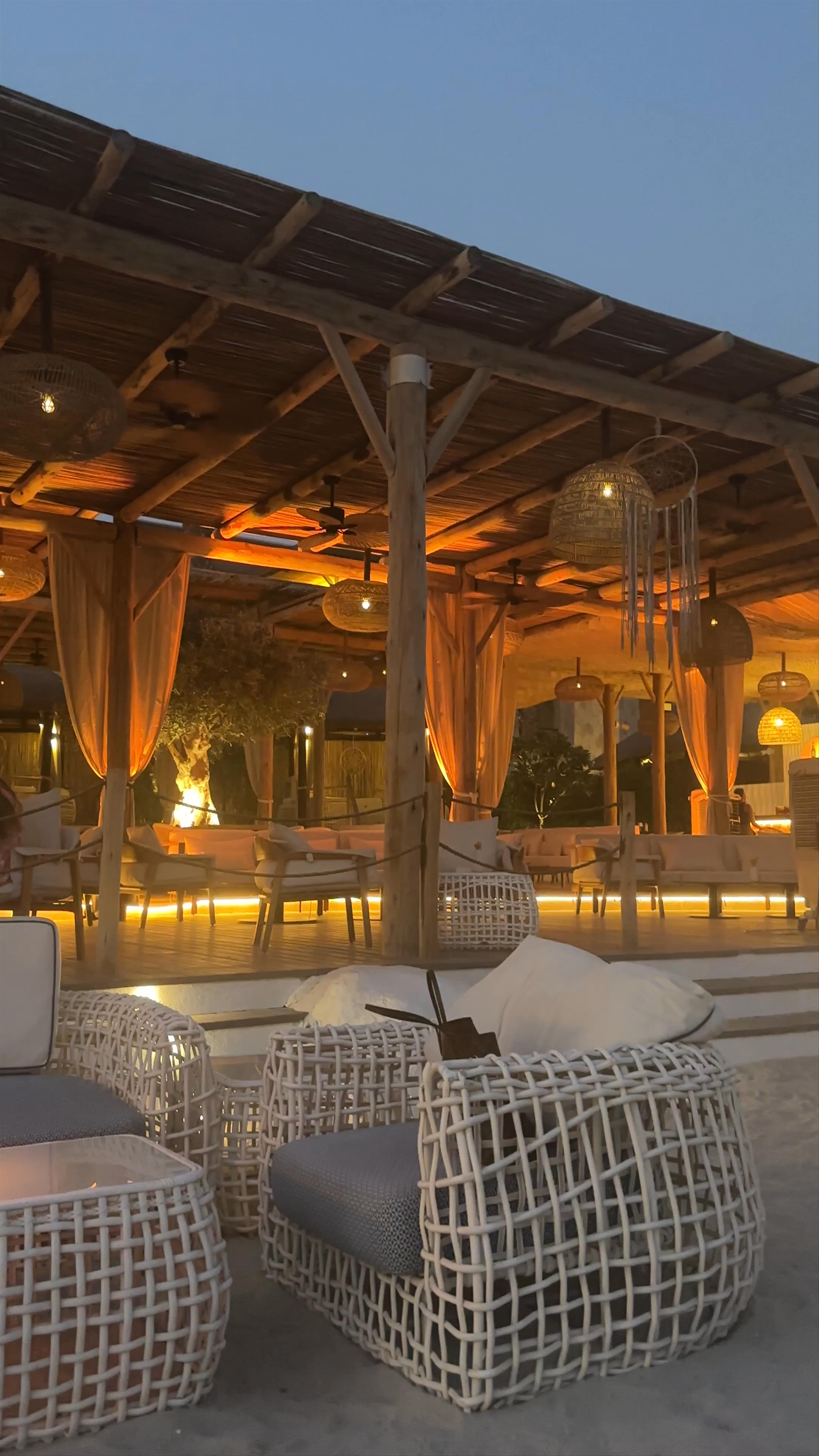 Laguna Beach Taverna & Lounge - Crescent Road - Dubai - United Arab Emirates