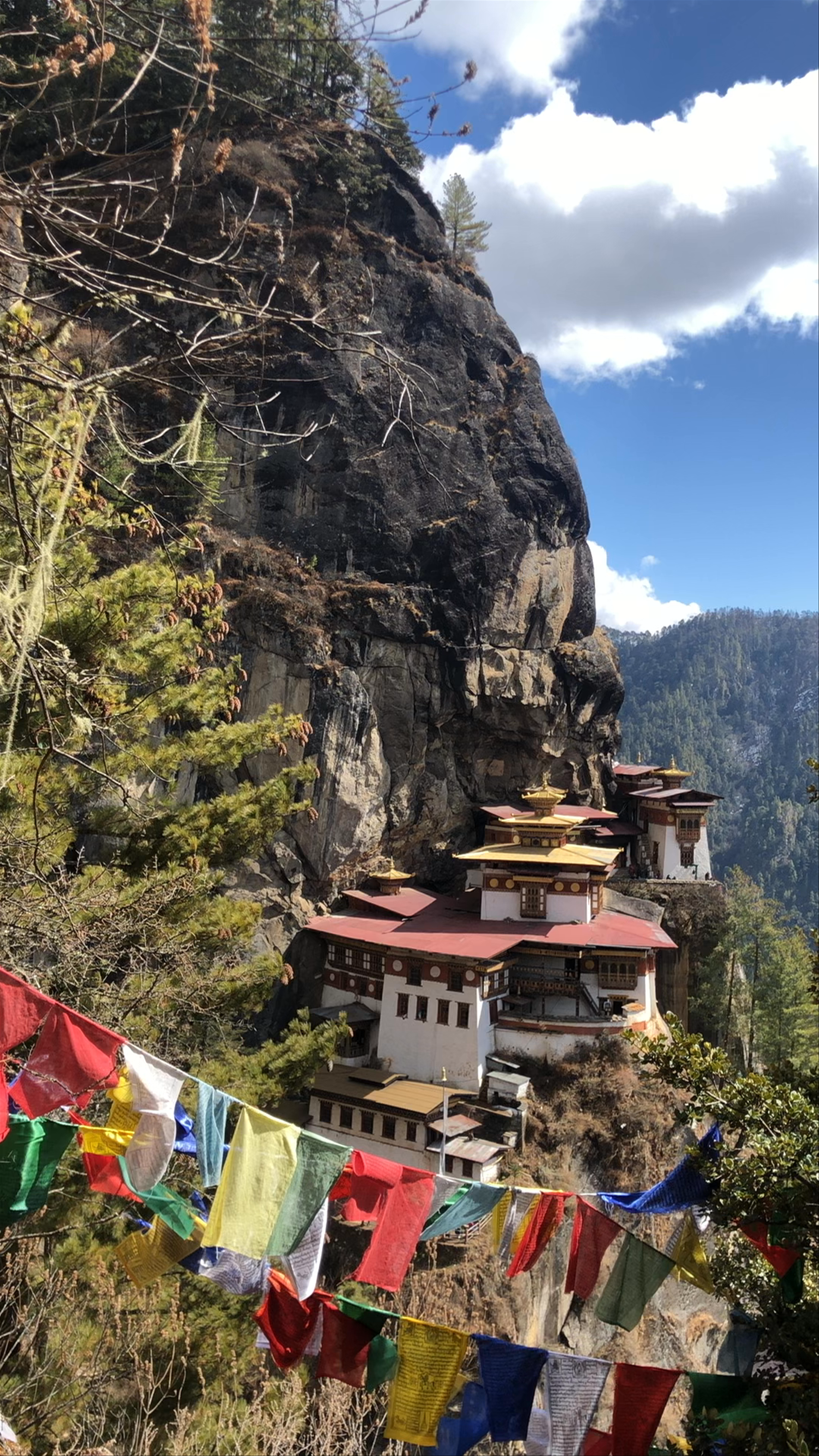 སྤ་རོ་སྟག་ཚང་། Paro Taktshang