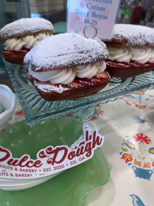 Dulce  Dough Bakery - Everything tastes BETTER thank it looks - Bakeries Near Me - St. Simons Island, Georgia