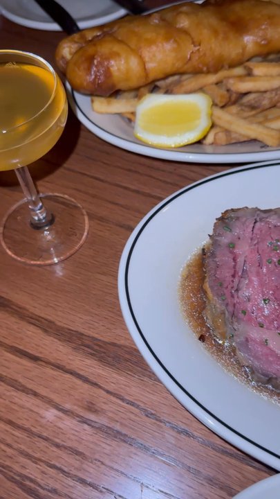 Murray's Tavern - Delicious - American Near Me - Austin, Texas