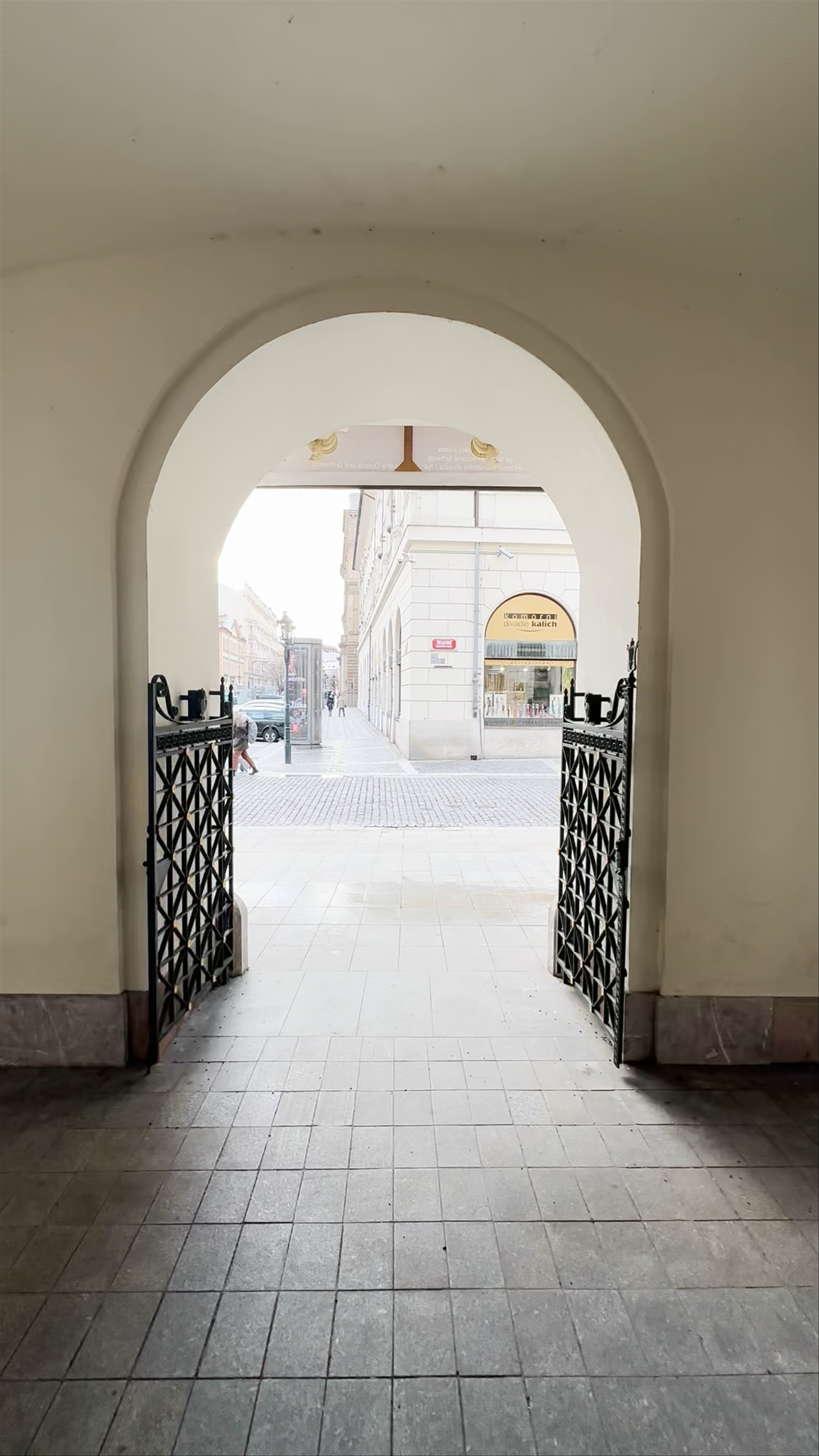 Teatro Estatal de Praga: A Walk Through Old Town’s Historic Theatre