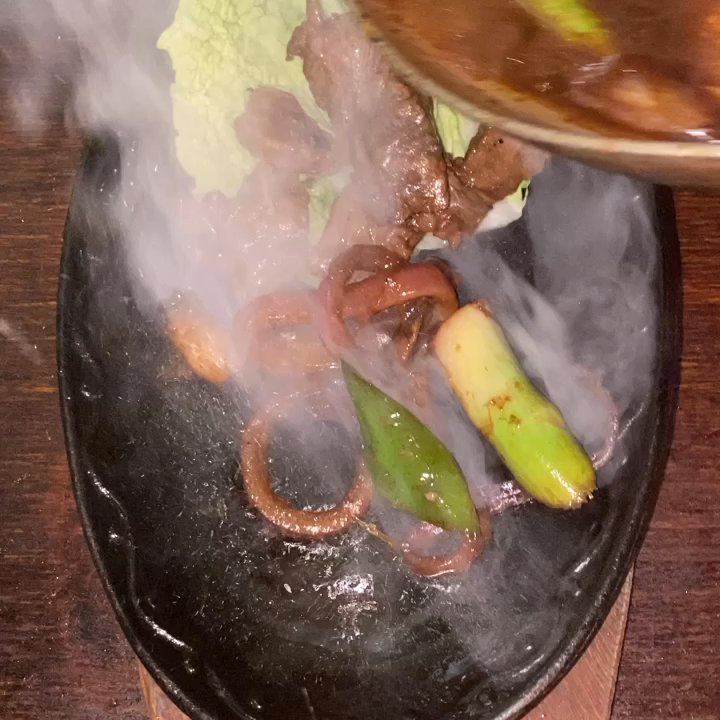 Larry's - Sizzling"Bistek-Tagalog" Philippine Classic Old fashioned Cuisine . Beef stewed with Soja-Lime essence & Caramalised Onions rings. - Bars Near Me - Lübeck, SH