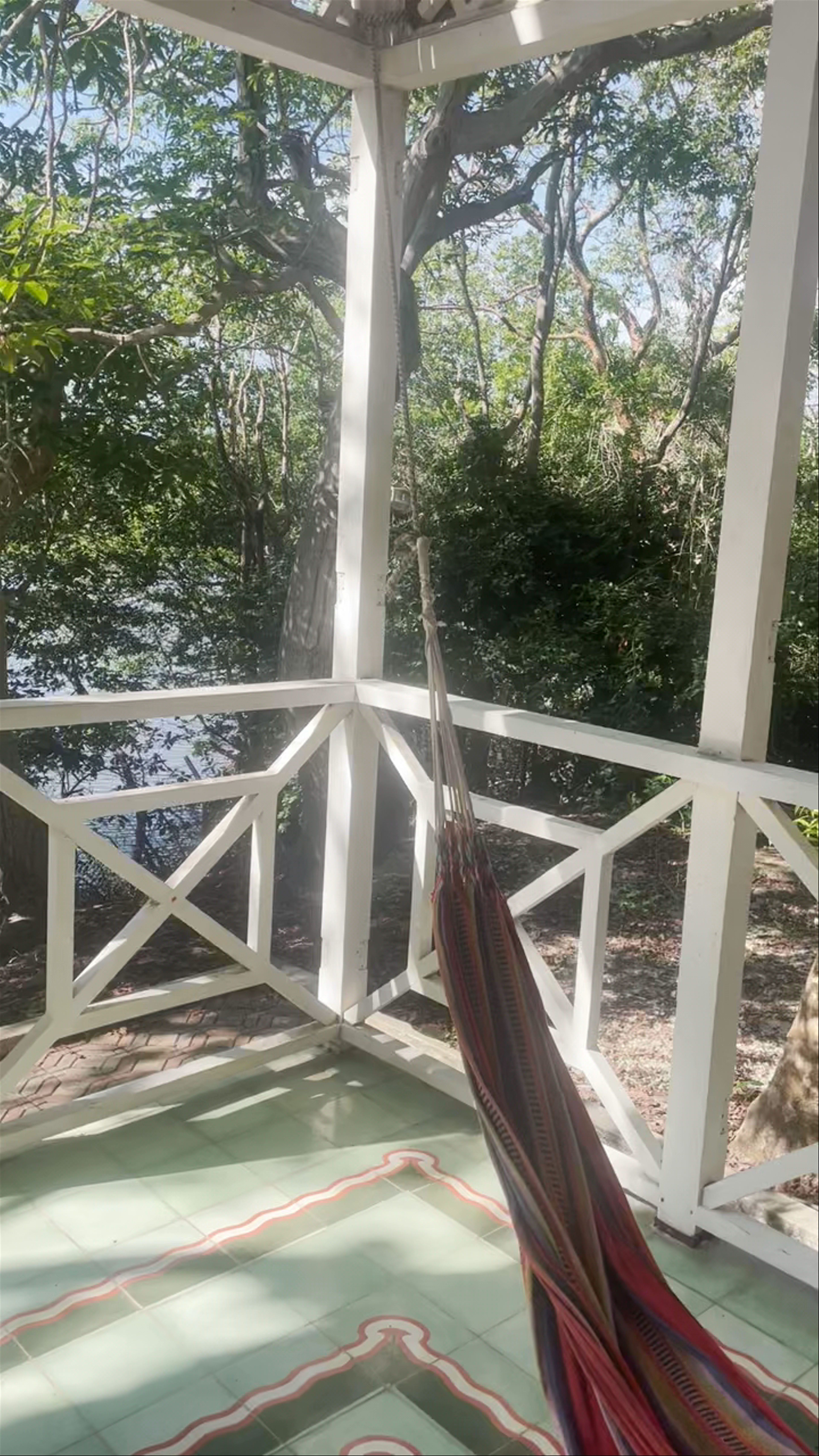 Secreto Islas del Rosario • Barefoot Luxury Hostel