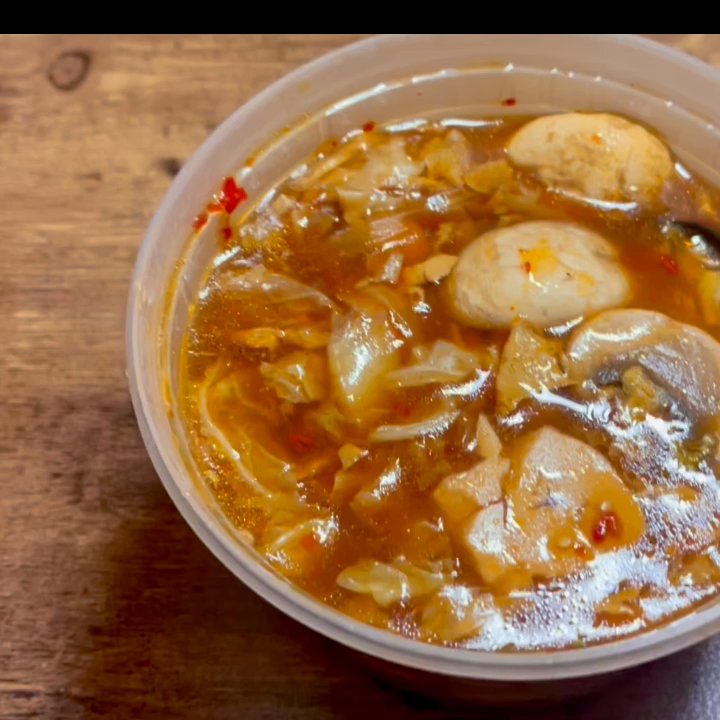 Peking Chinese Restaurant - Hot and Sour Soup showing you what's in it - soup is eh - Chinese Near Me - Windsor, Connecticut