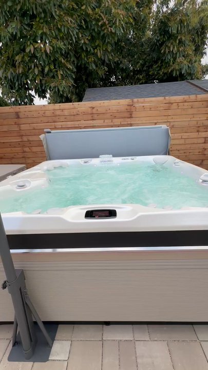 Berkeley Heat - Hot Tub & Pool Near Me - Berkeley, California