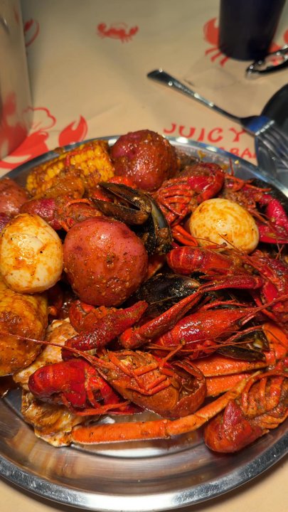 Juicy Seafood & Bar - Custom seafood boil - Cajun/Creole Near Me - Dallas, Texas