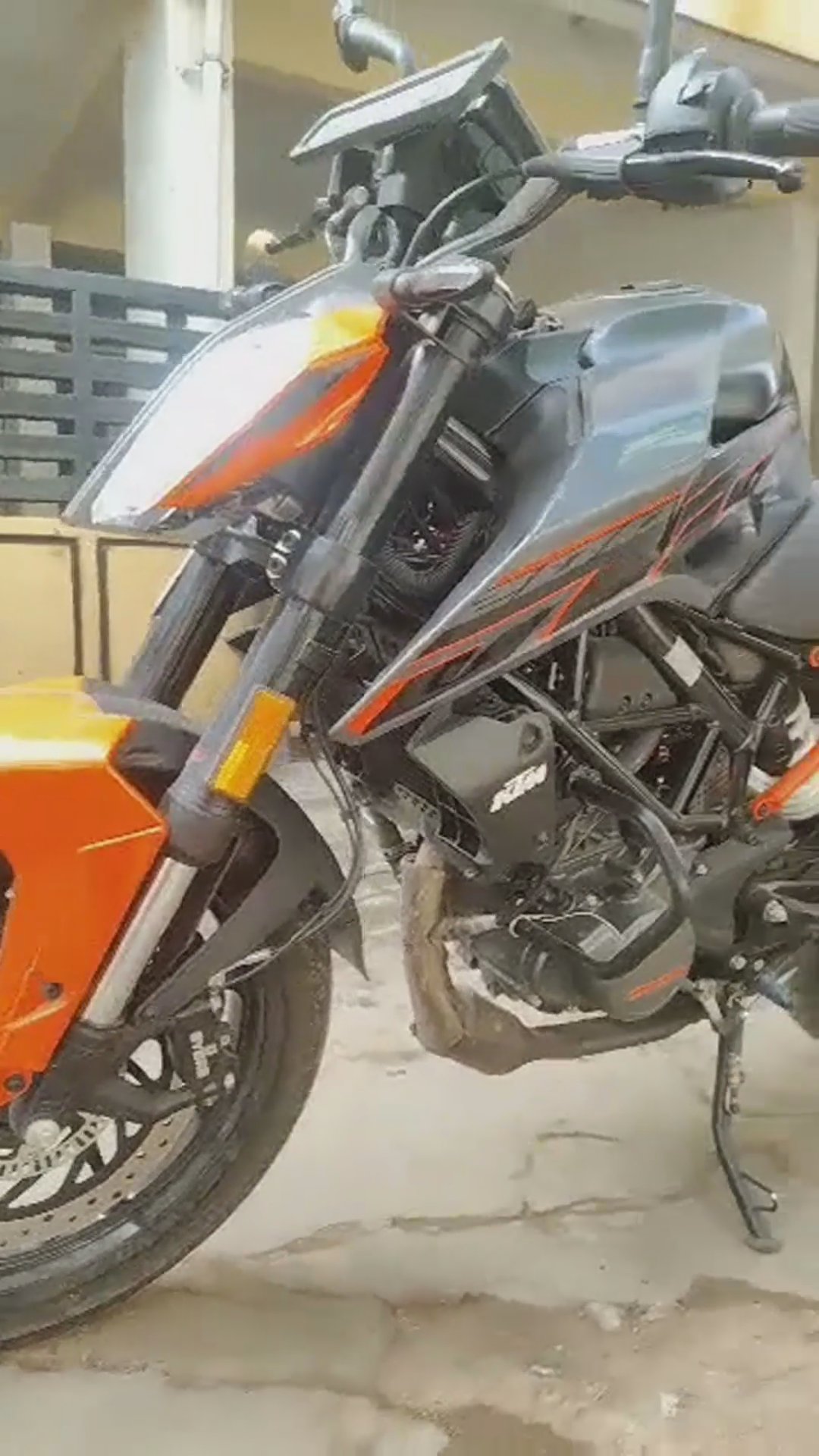 Walk-around video thumbnail