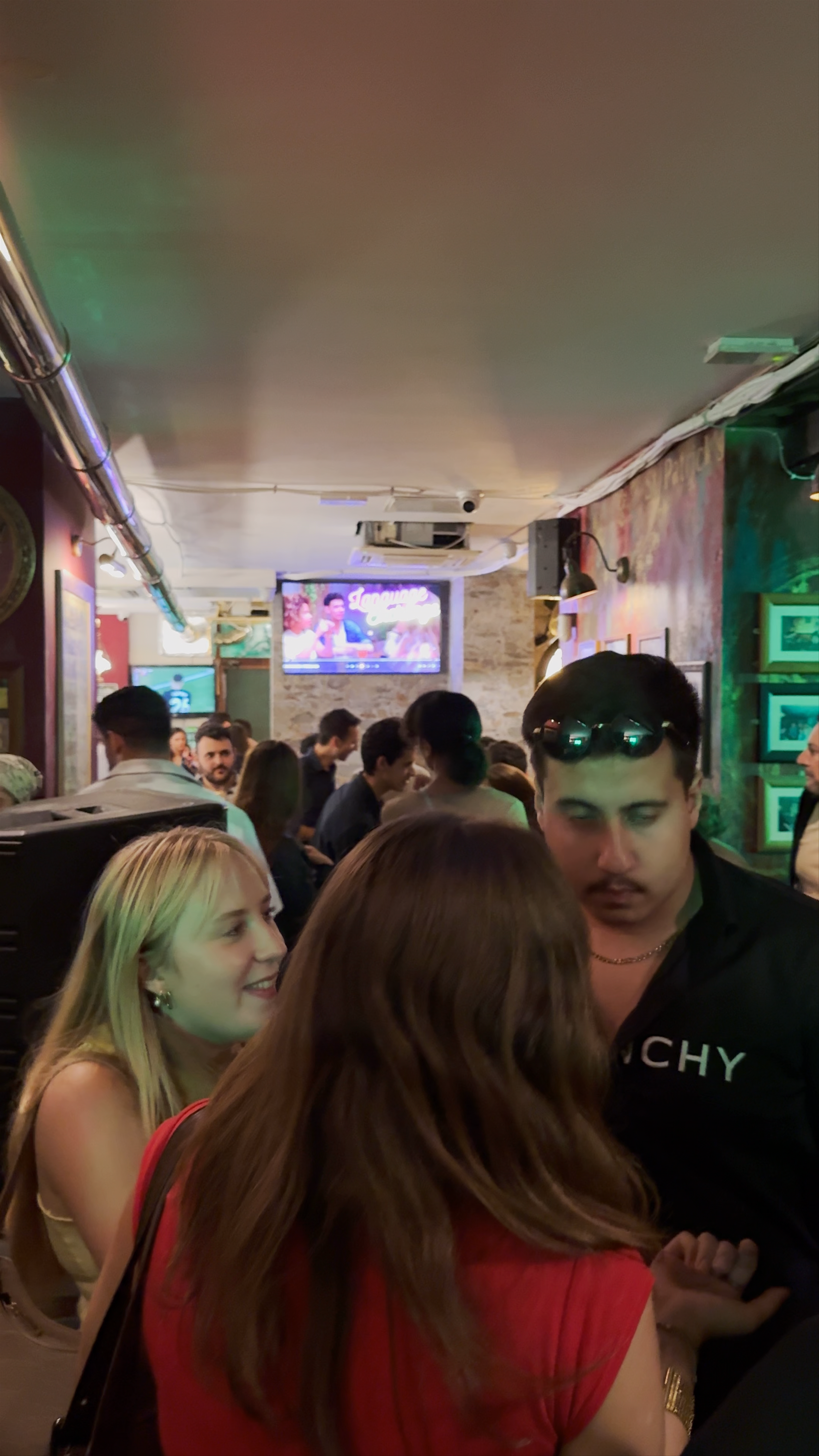 Nightlife Vibes at St. Patrick's Bar in Valencia