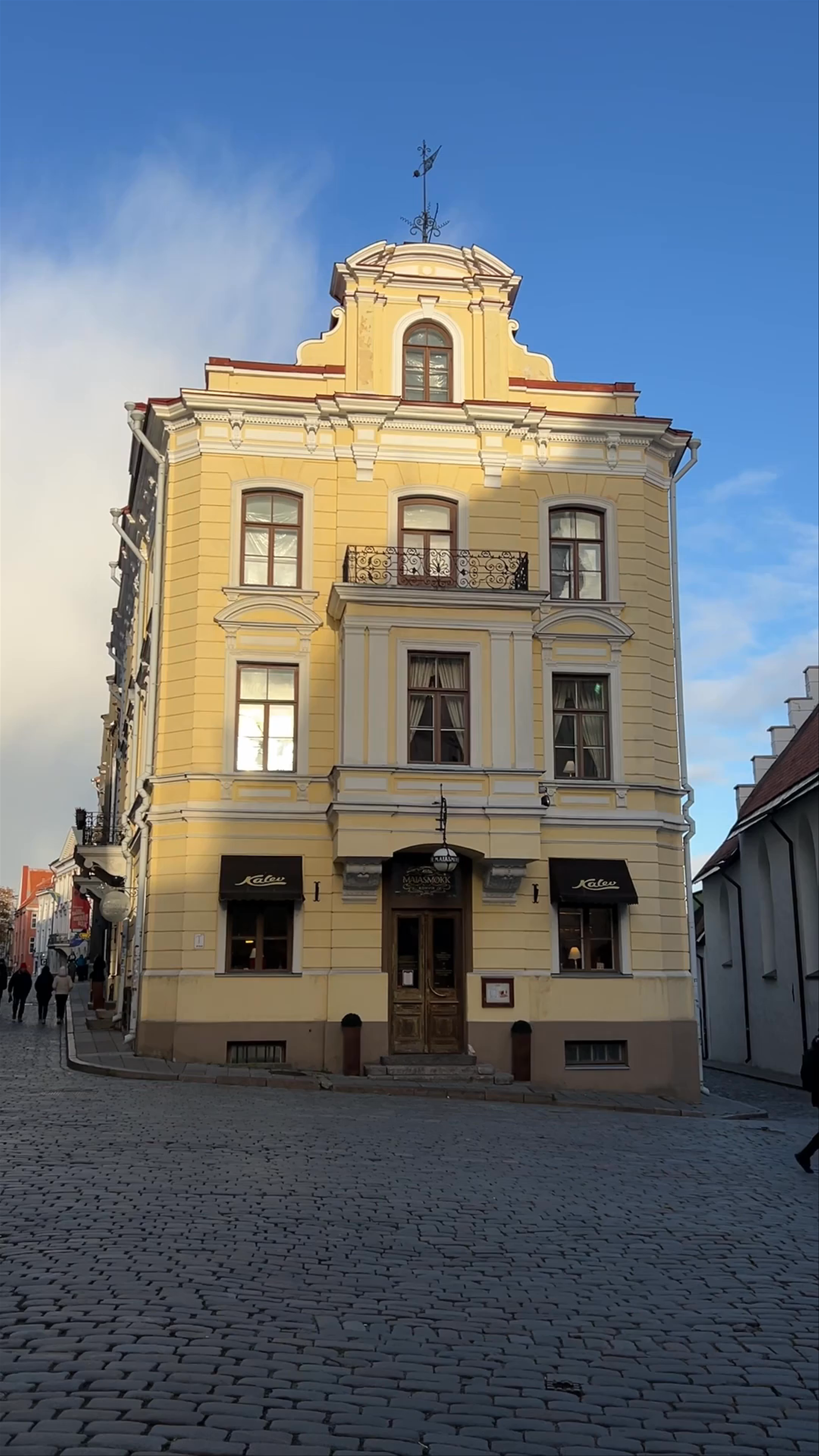 Cafe Maiasmokk: Historic Coffeehouse Charm in Tallinn