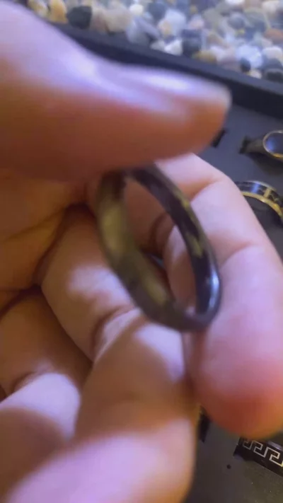 Metal Ring With Black Geometric Pattern obraz 1