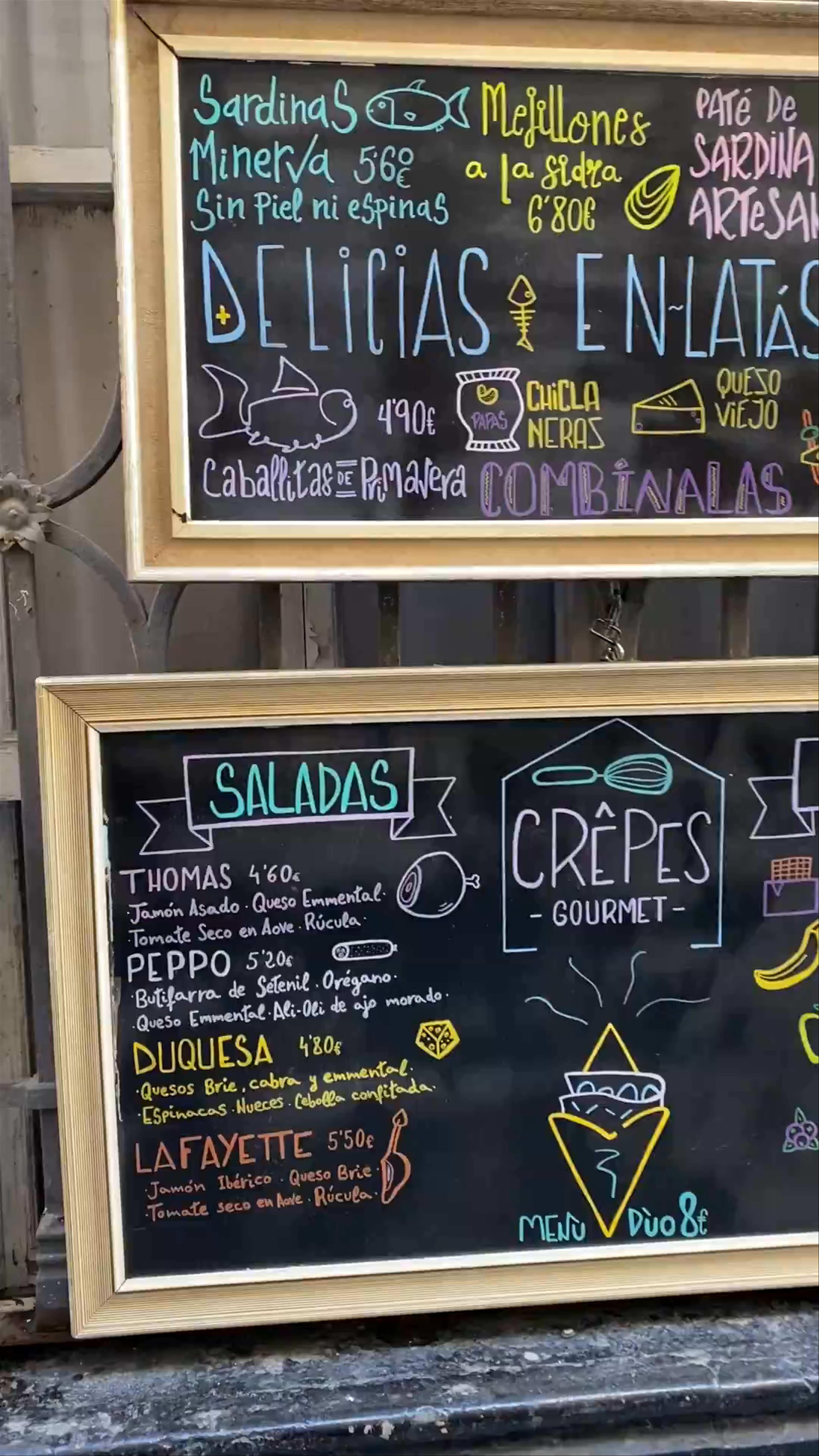 El Gato Jazz Cádiz: Charming Street-side Menus & Local Flavors